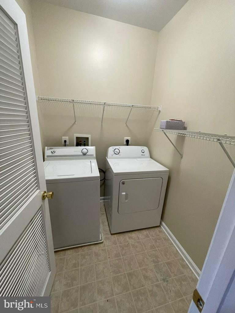 WAKELAND MANOR - Residential Lease