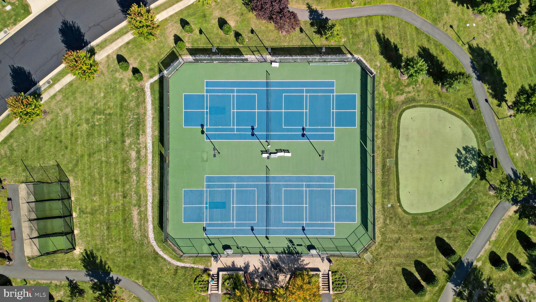 FOUR SEASONS IN HISTORIC VIRGINIA - Residential