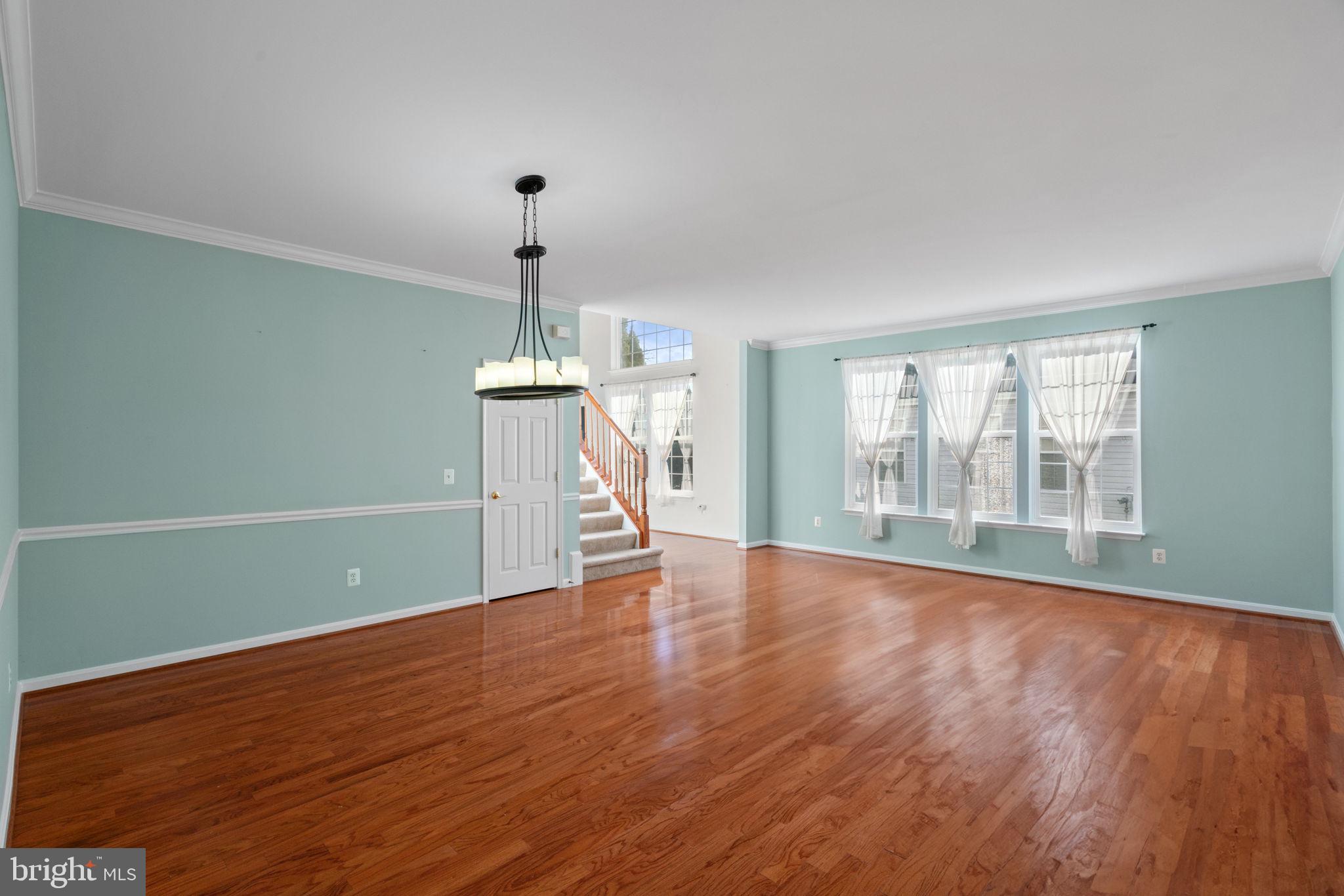 FOUR SEASONS IN HISTORIC VIRGINIA - Residential