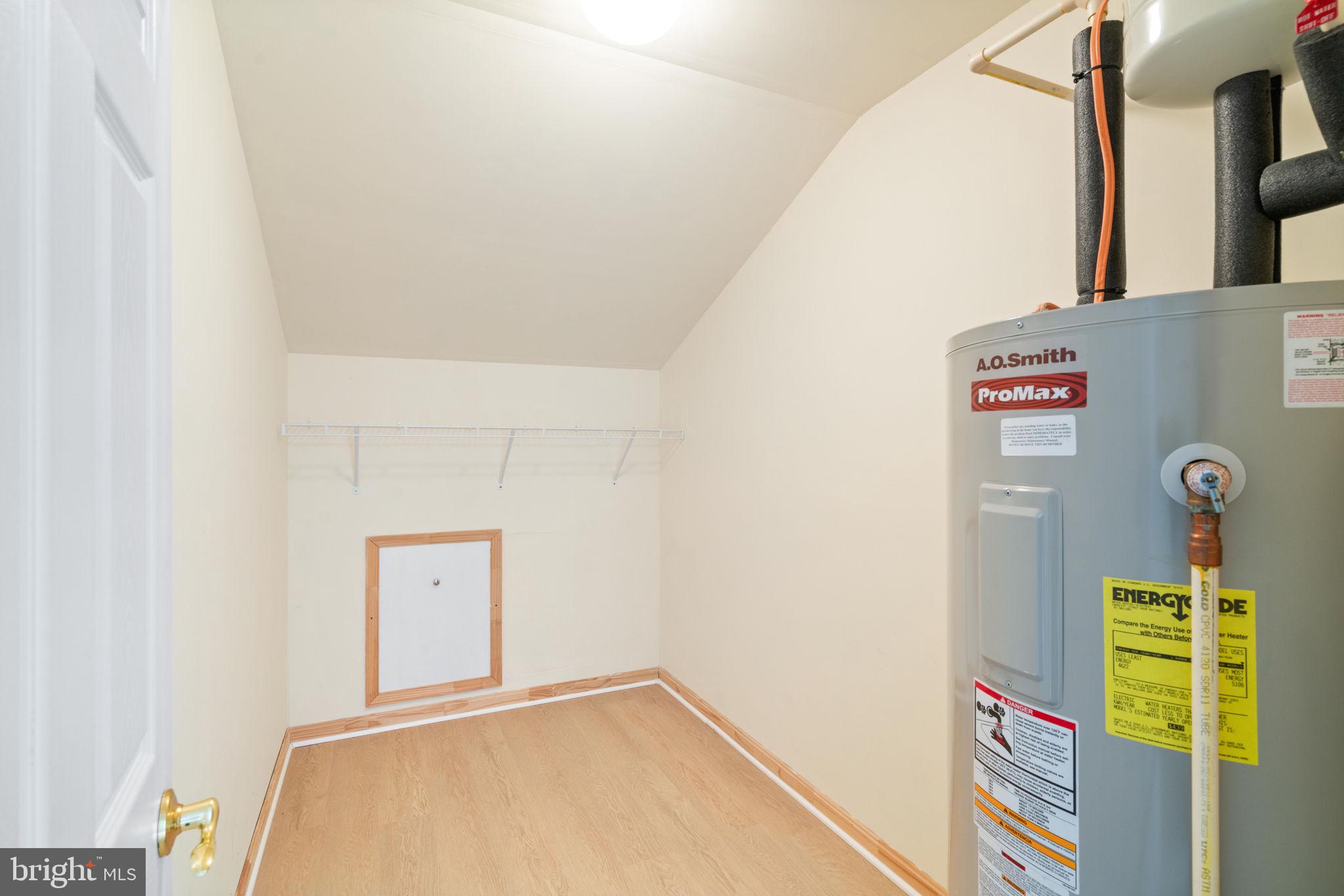 FOUR SEASONS IN HISTORIC VIRGINIA - Residential