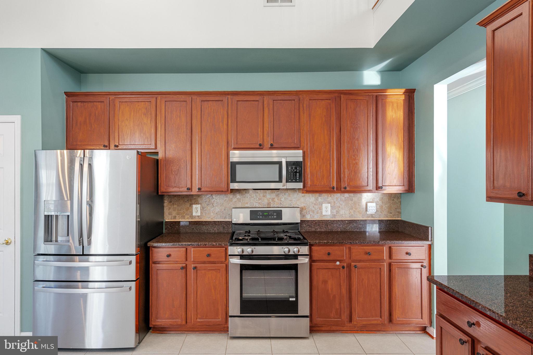 FOUR SEASONS IN HISTORIC VIRGINIA - Residential