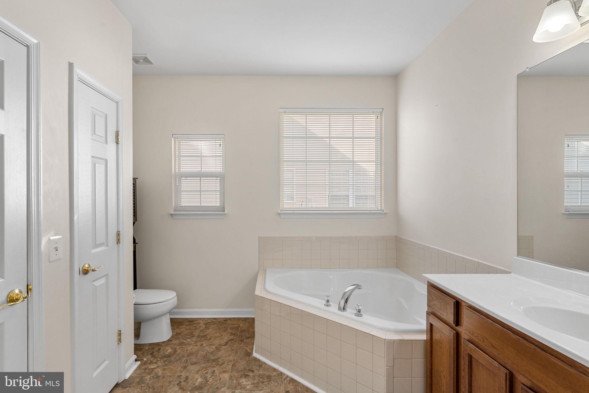 FOUR SEASONS IN HISTORIC VIRGINIA - Residential