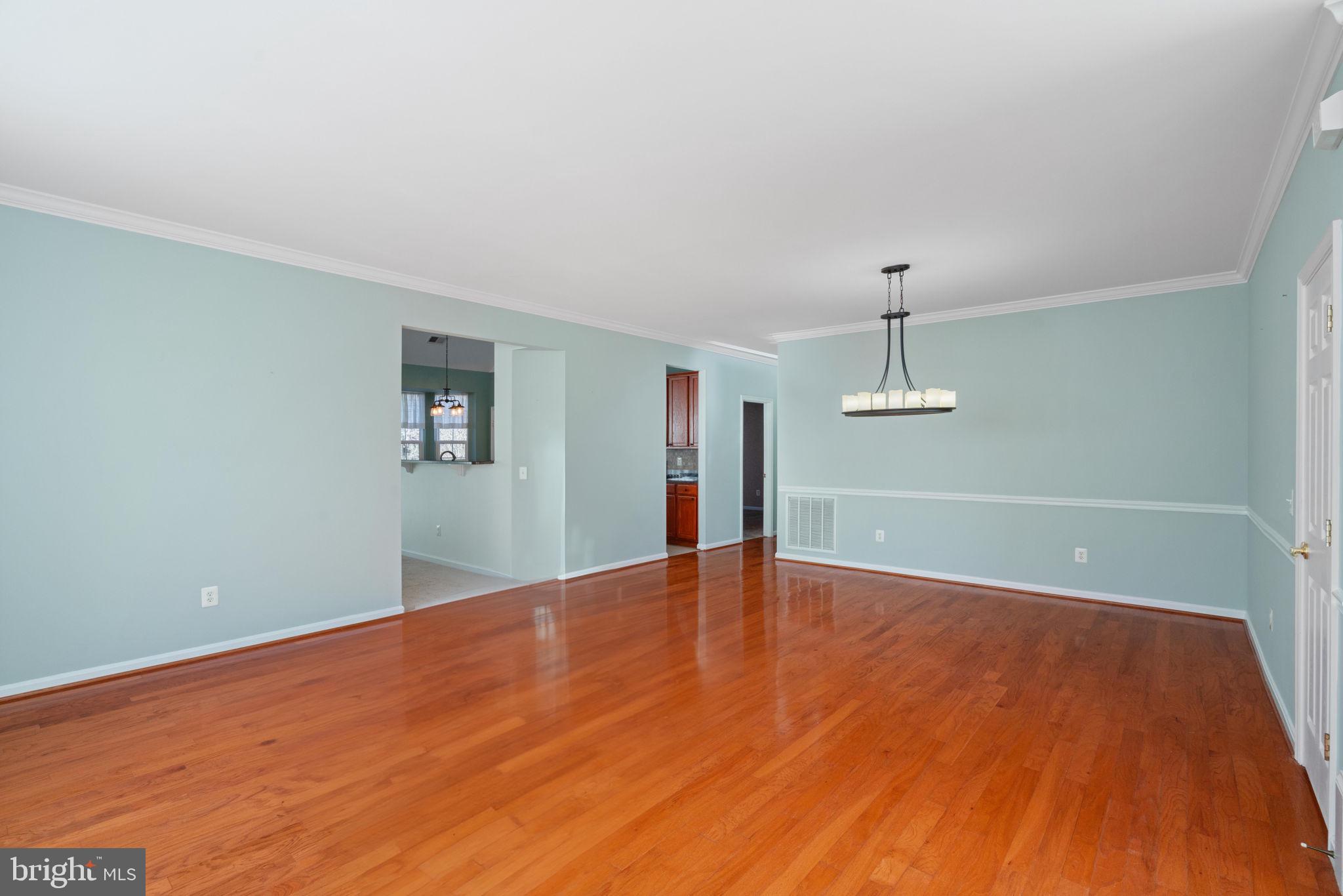 FOUR SEASONS IN HISTORIC VIRGINIA - Residential