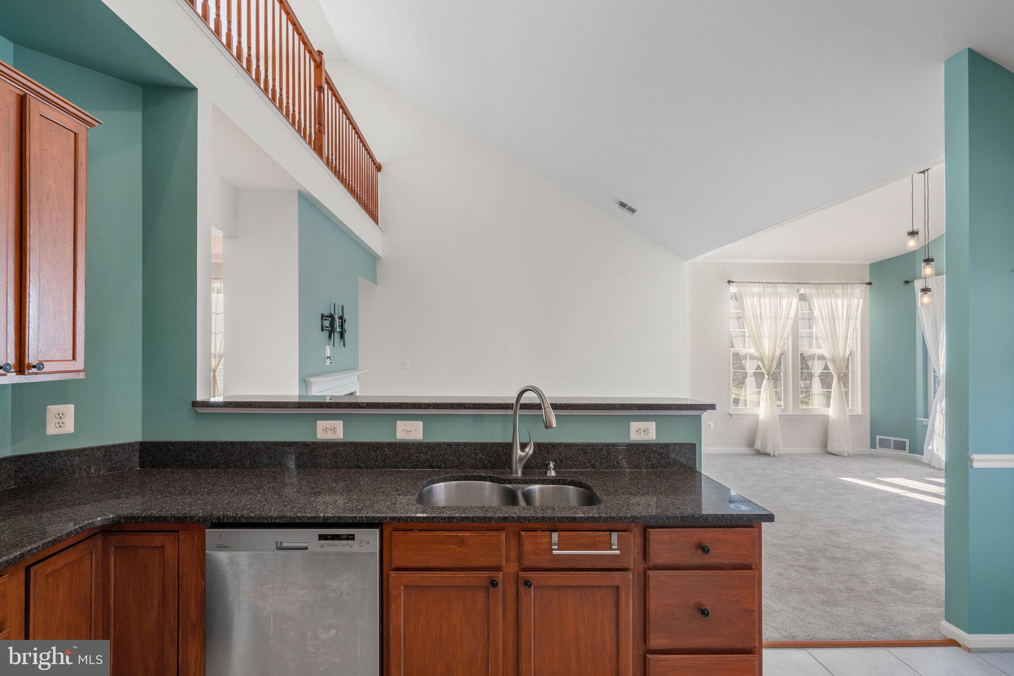 FOUR SEASONS IN HISTORIC VIRGINIA - Residential