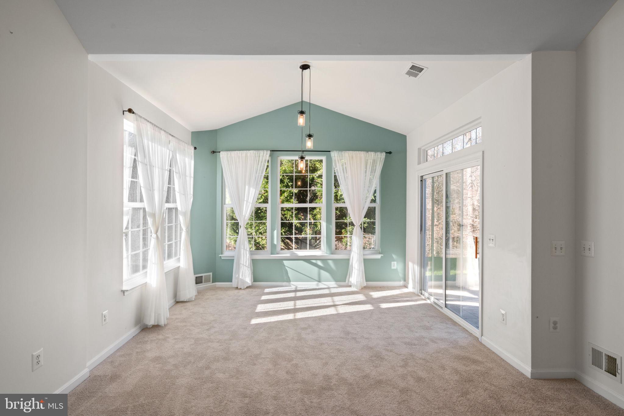 FOUR SEASONS IN HISTORIC VIRGINIA - Residential