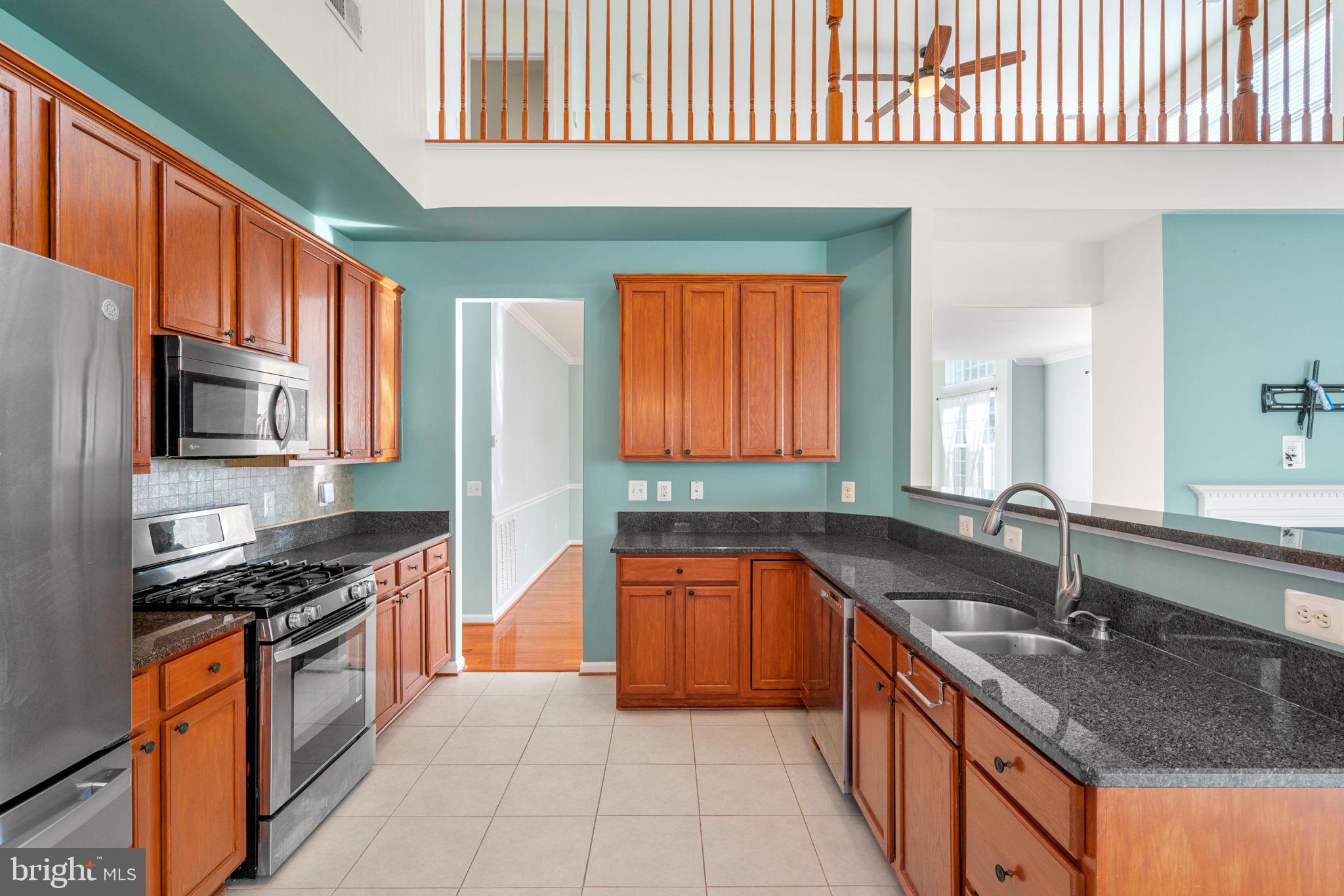 FOUR SEASONS IN HISTORIC VIRGINIA - Residential