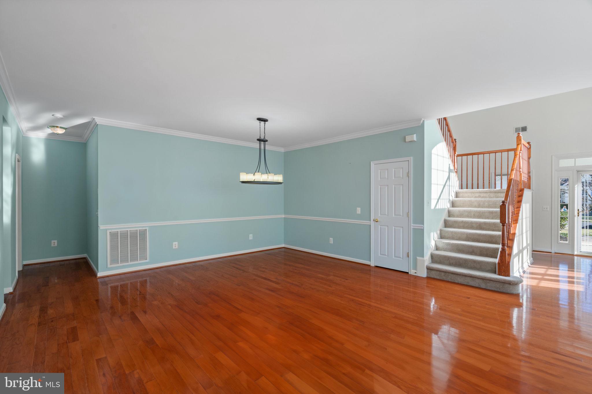 FOUR SEASONS IN HISTORIC VIRGINIA - Residential