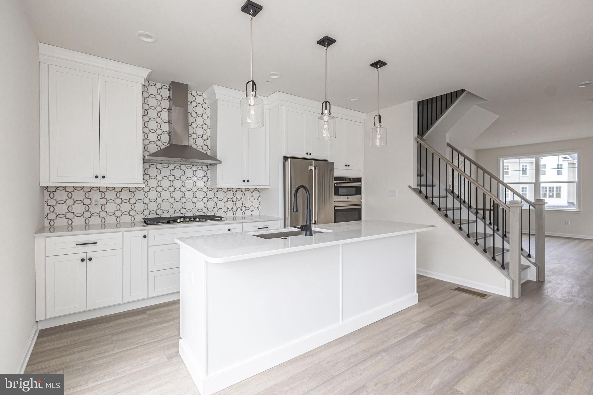 14 WARREN DR 7