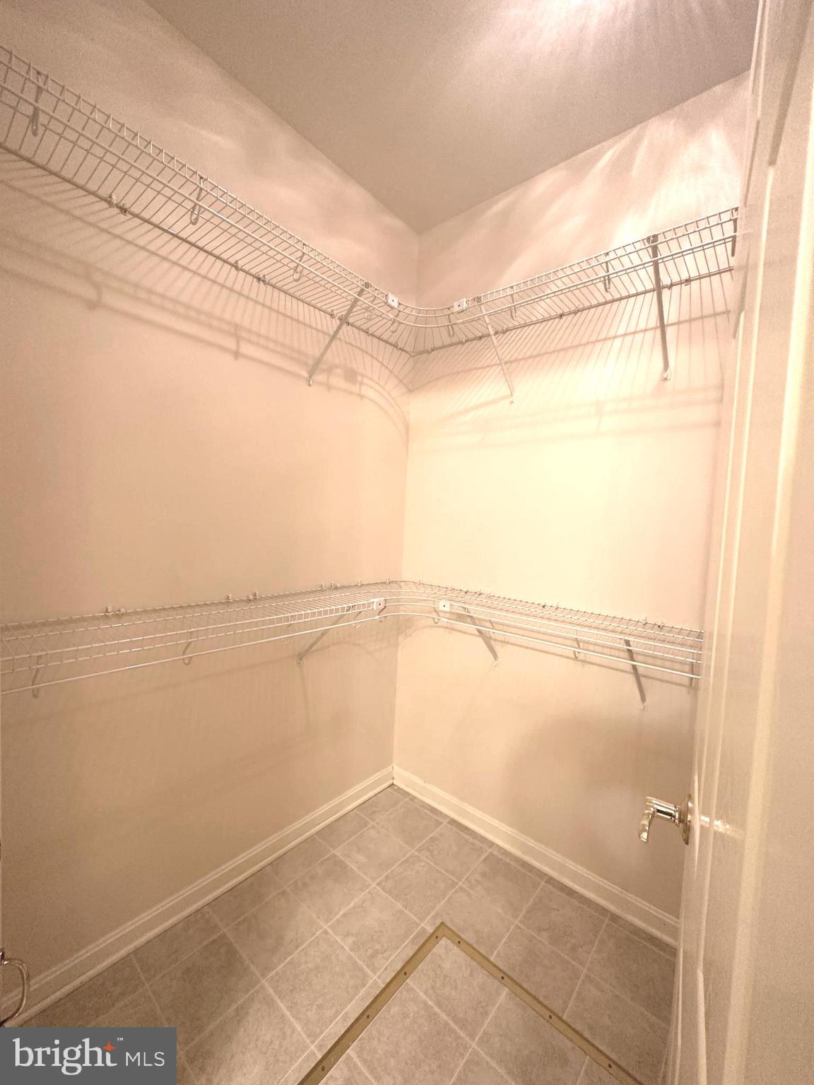 GREENWICH PARK - Residential Lease