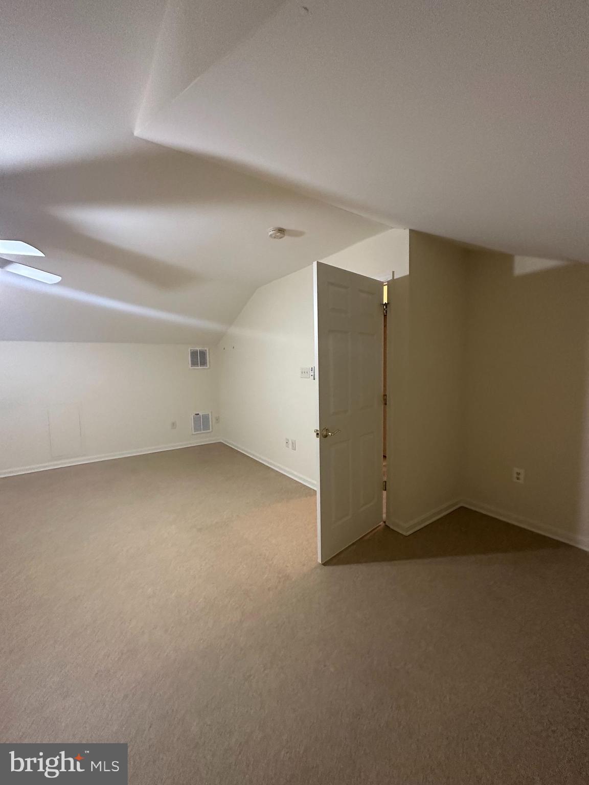 GREENWICH PARK - Residential Lease