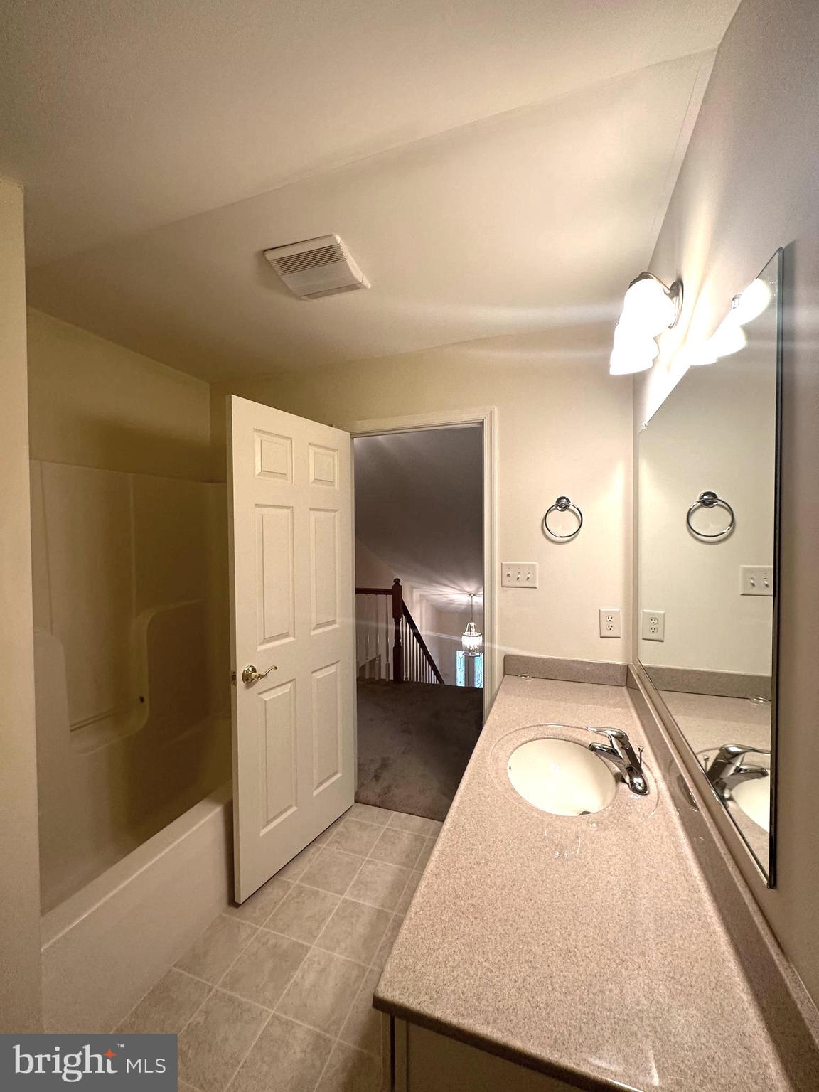 GREENWICH PARK - Residential Lease