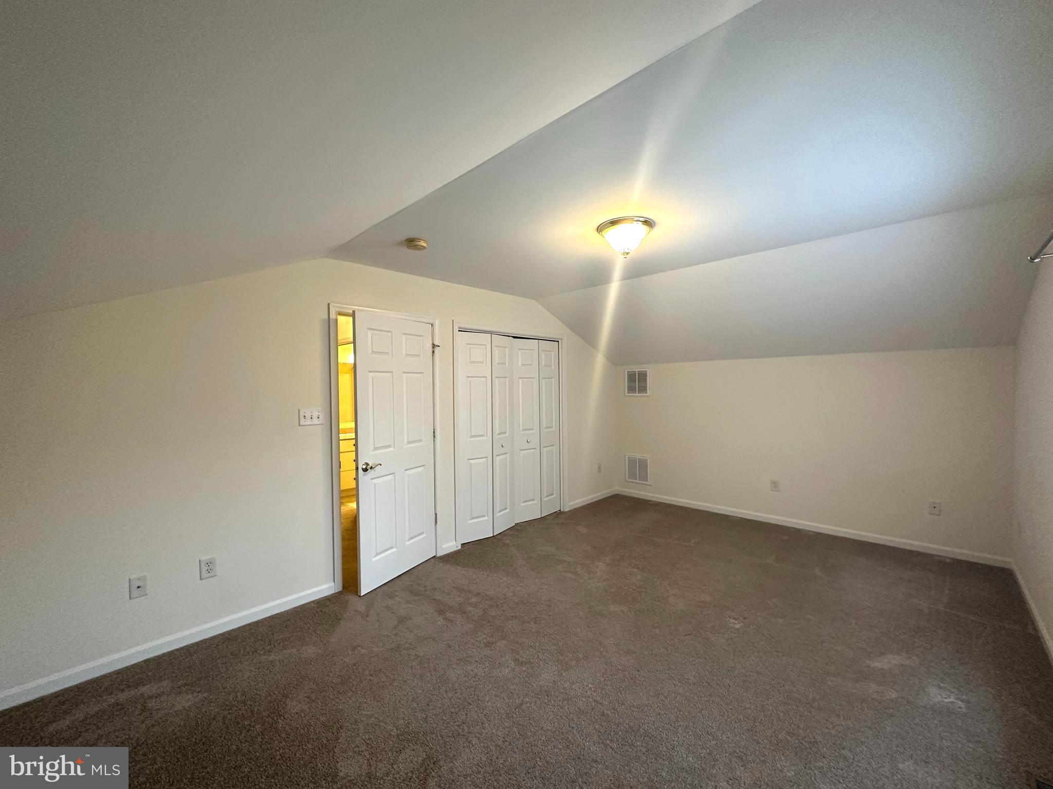 GREENWICH PARK - Residential Lease