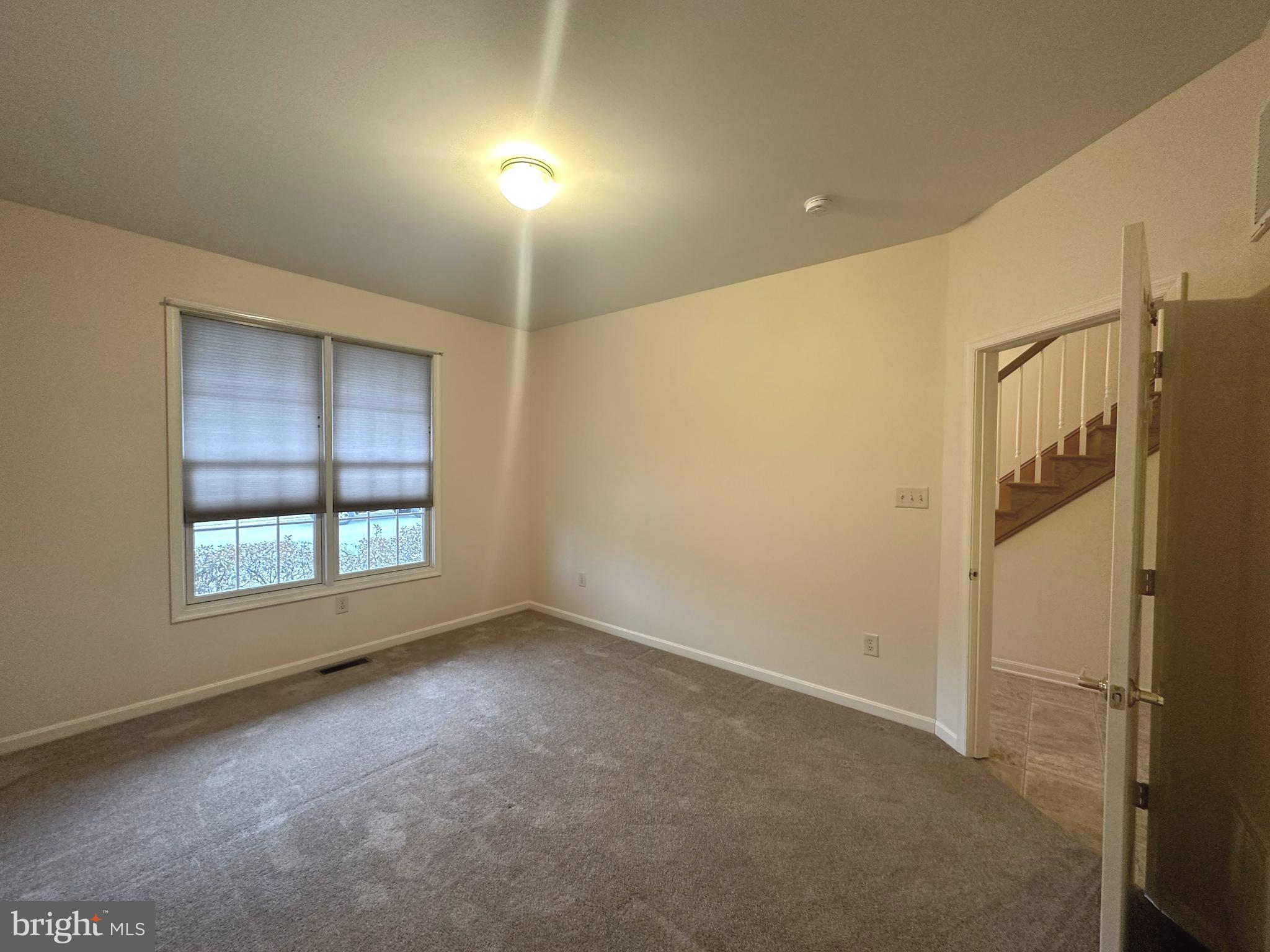 GREENWICH PARK - Residential Lease