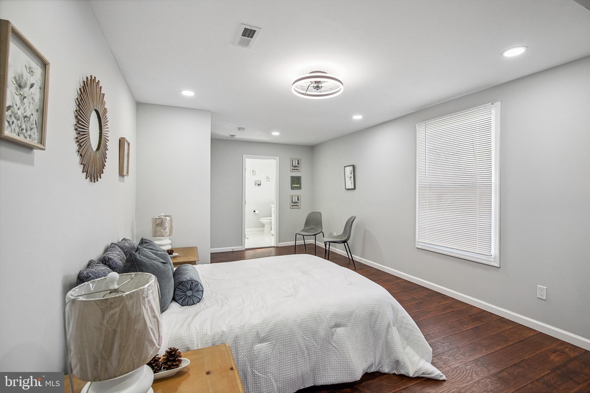 GRAY MANOR - Residential