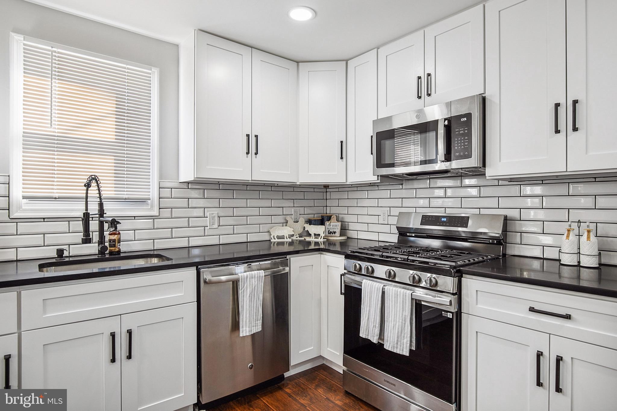 GRAY MANOR - Residential