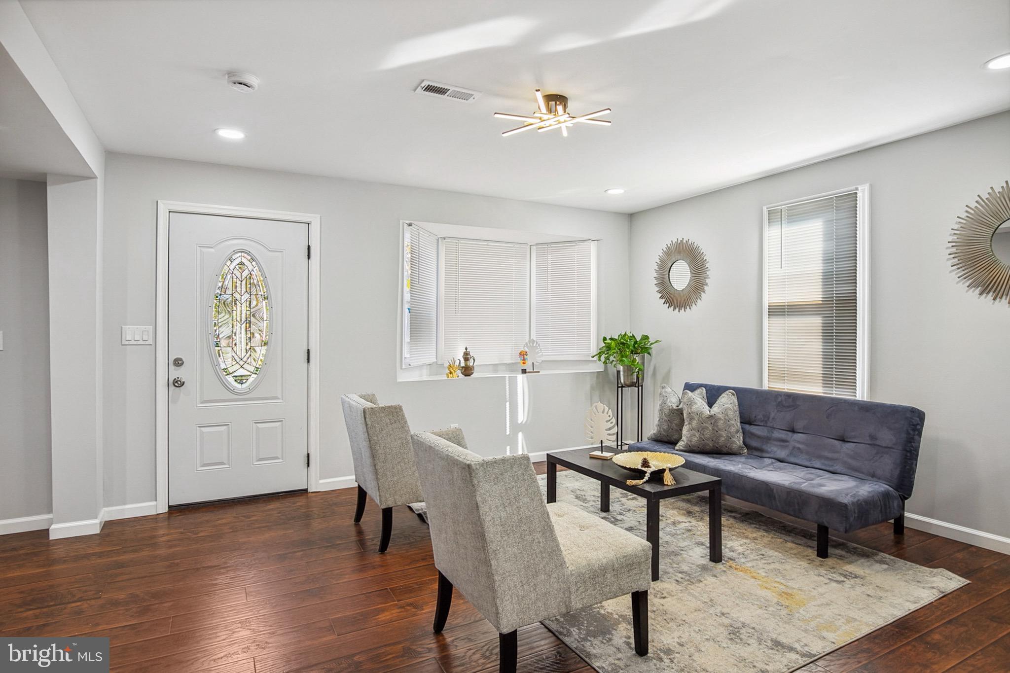 GRAY MANOR - Residential