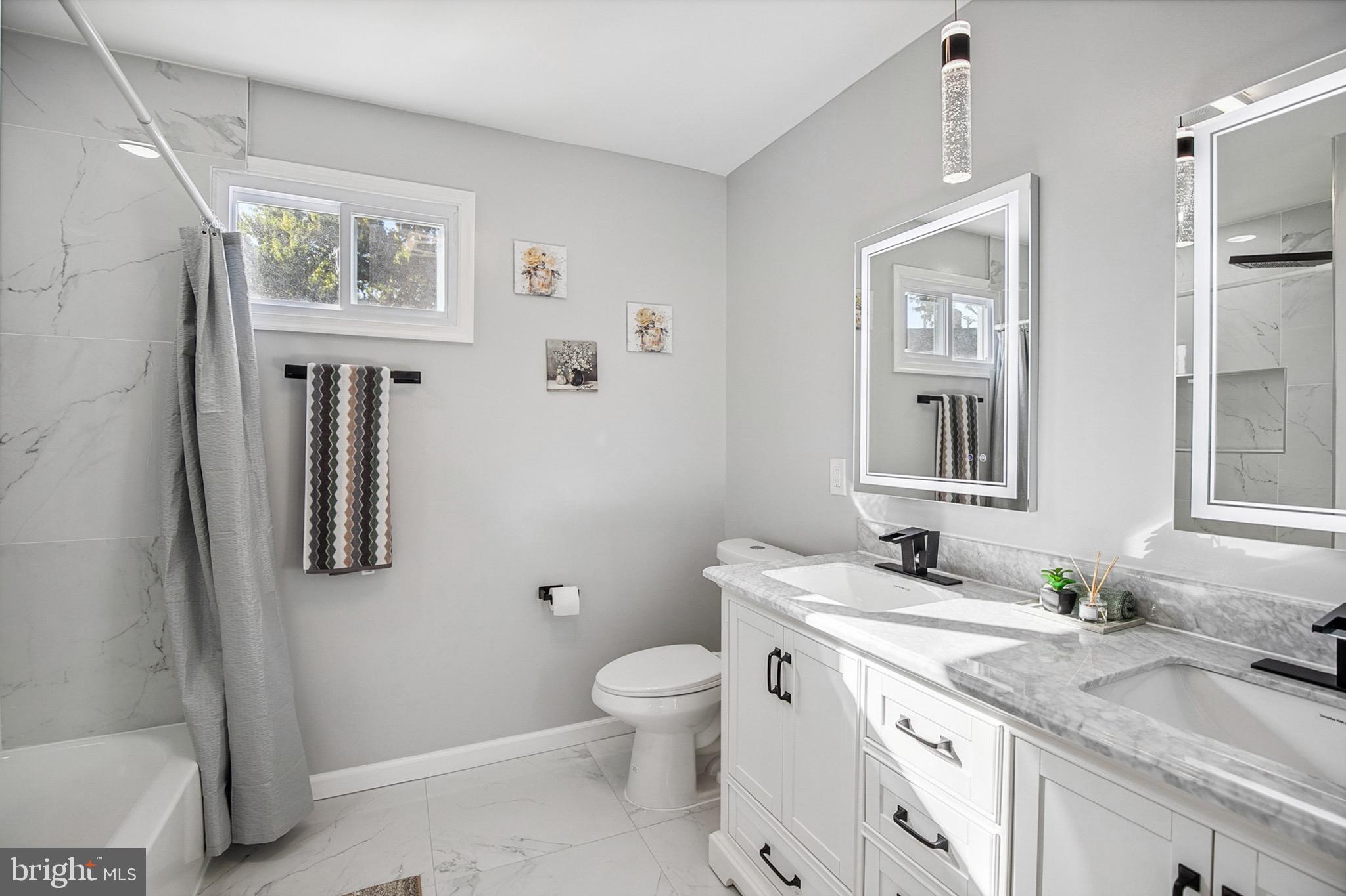 GRAY MANOR - Residential