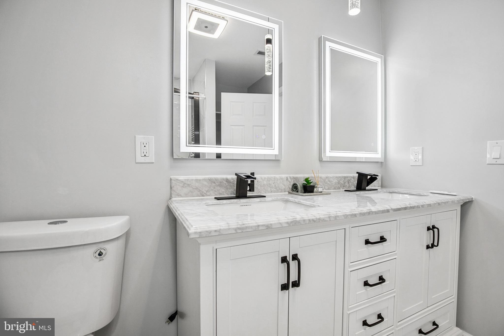 GRAY MANOR - Residential