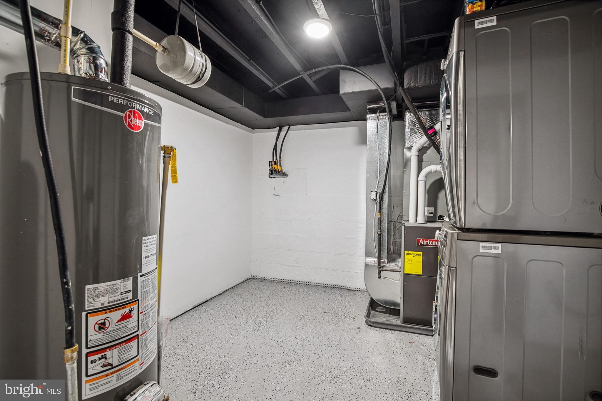 GRAY MANOR - Residential