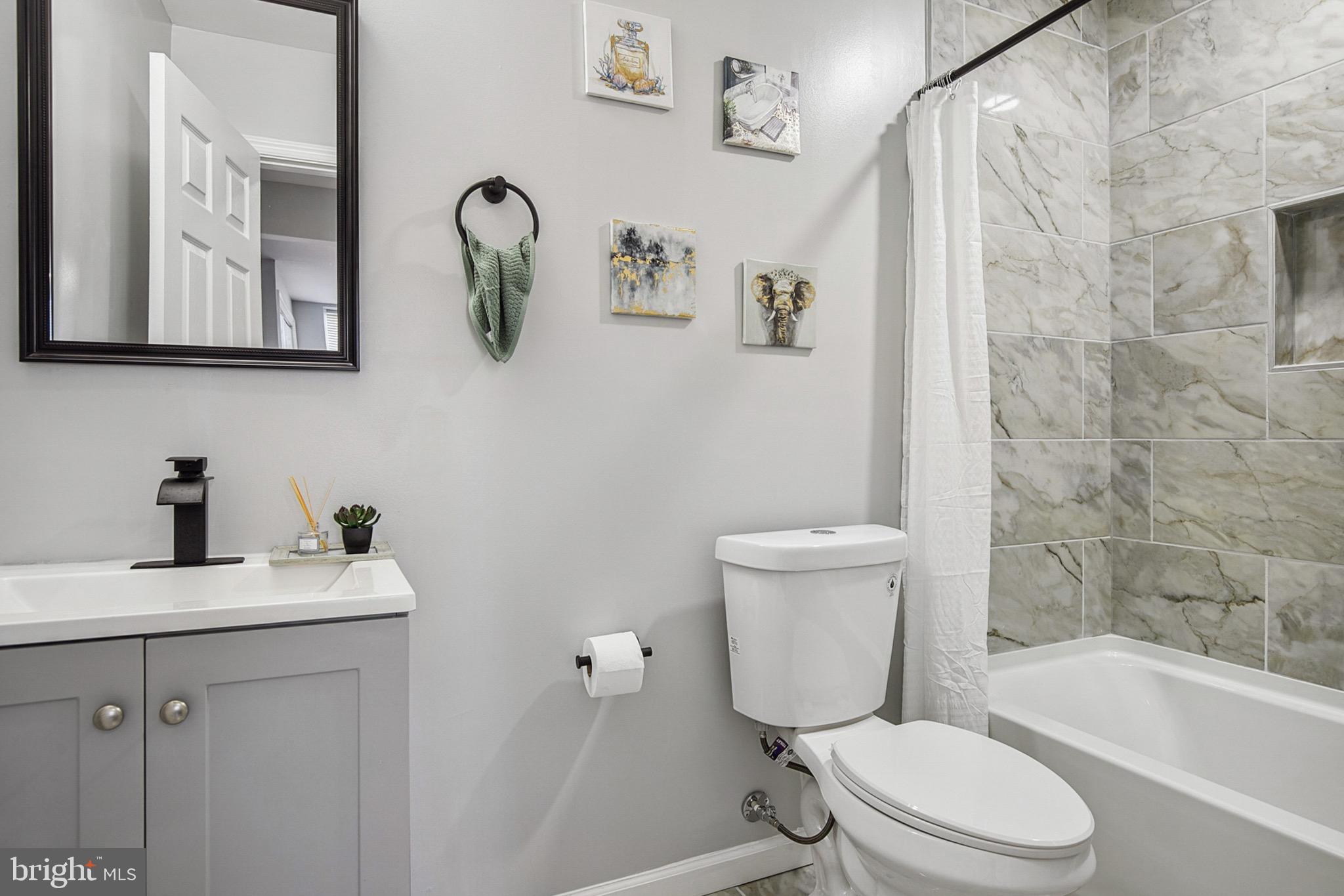 GRAY MANOR - Residential