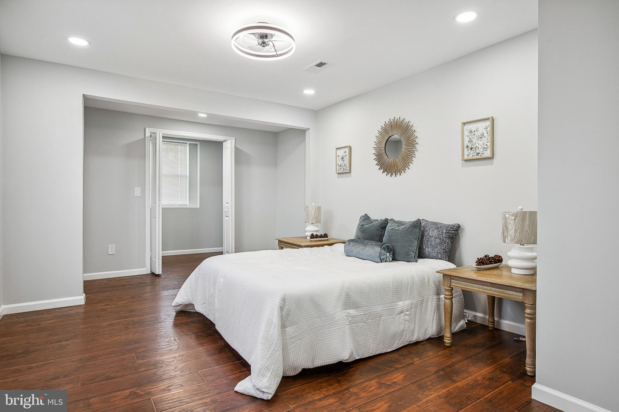 GRAY MANOR - Residential