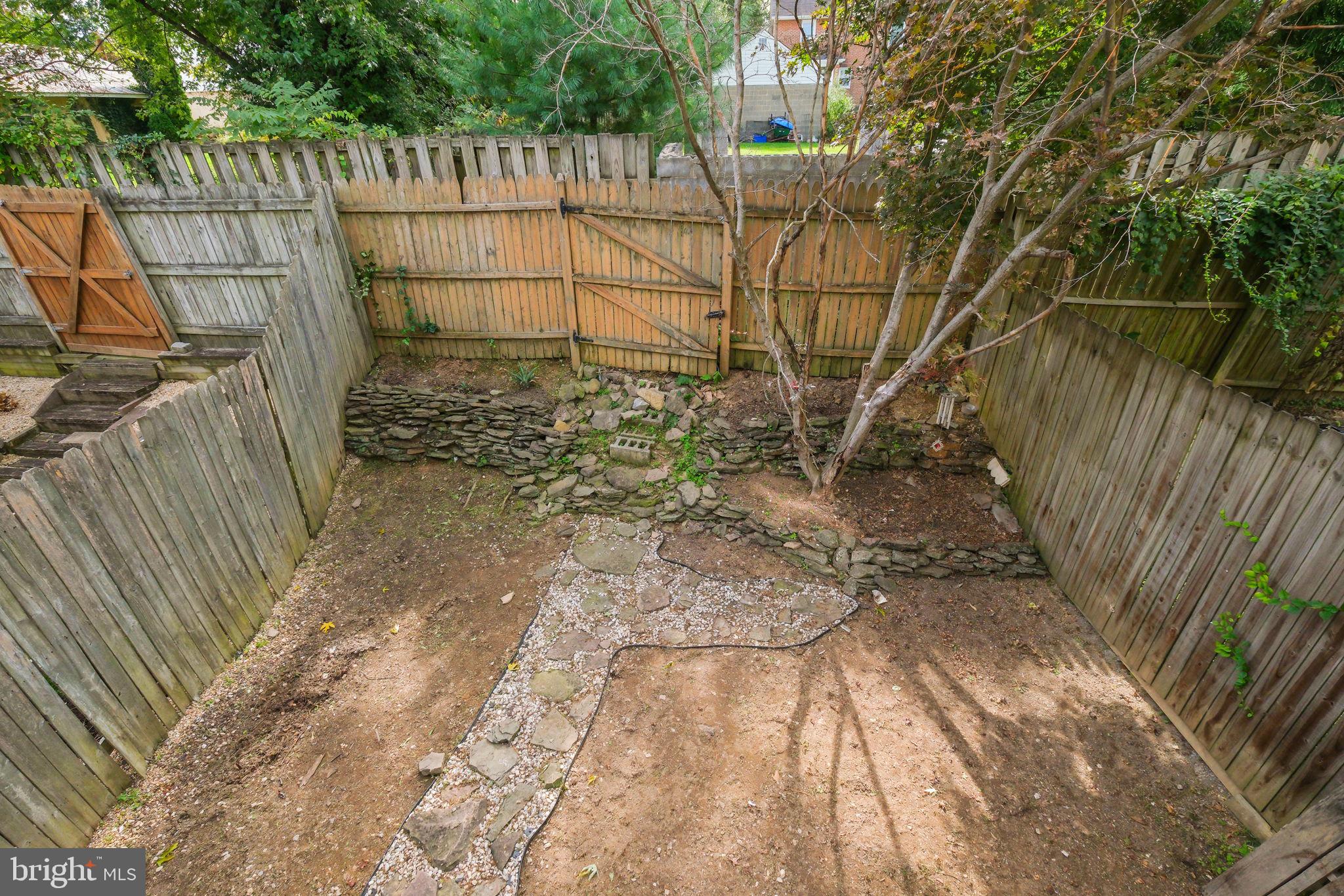 CARROLL PARK MANOR - Residential Lease