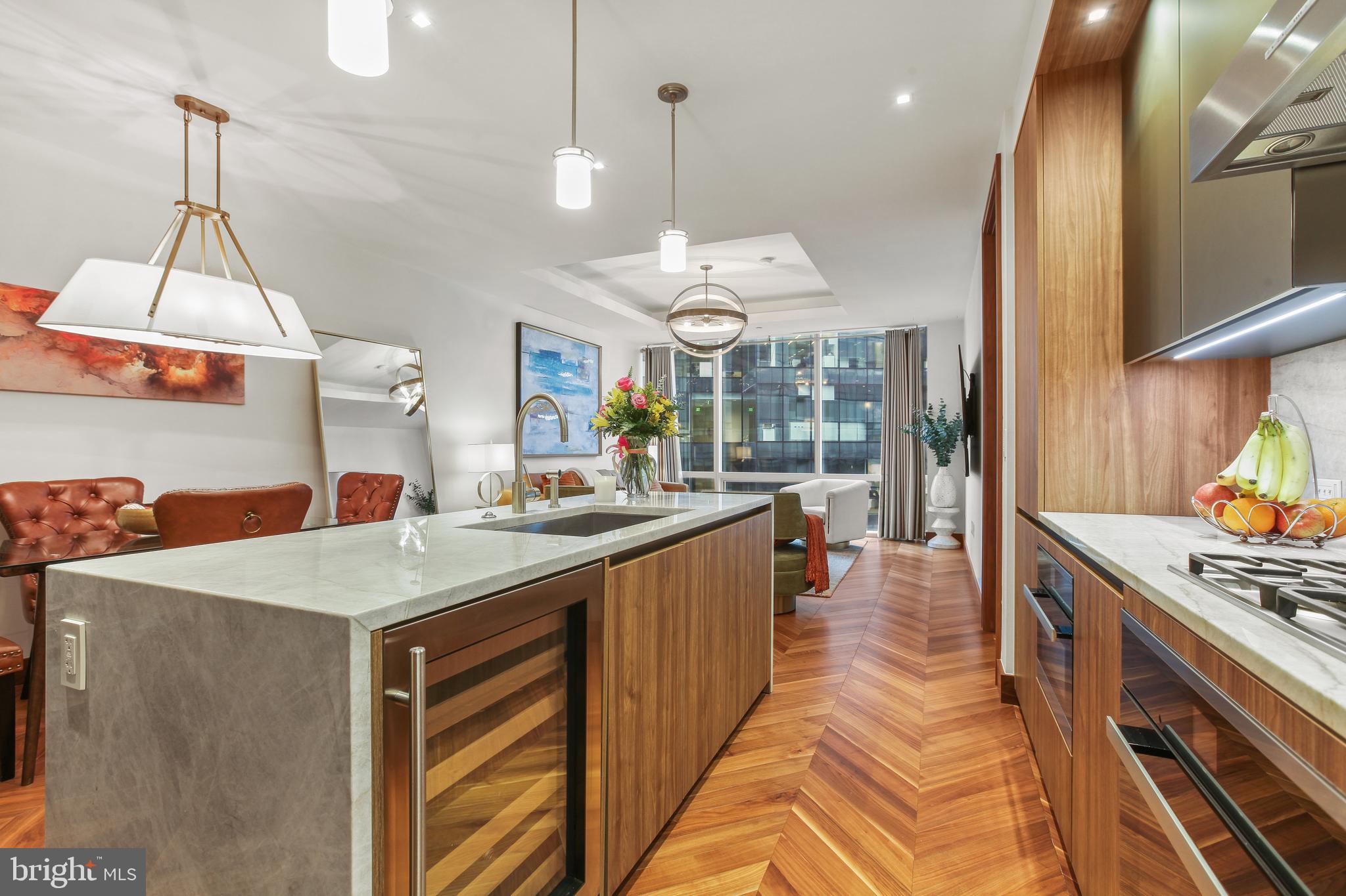FOUR SEASONS PRIVATE RESIDENCES - Residential Lease