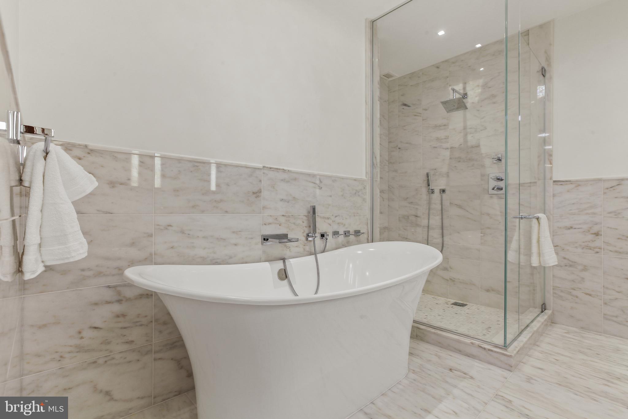 FOUR SEASONS PRIVATE RESIDENCES - Residential Lease