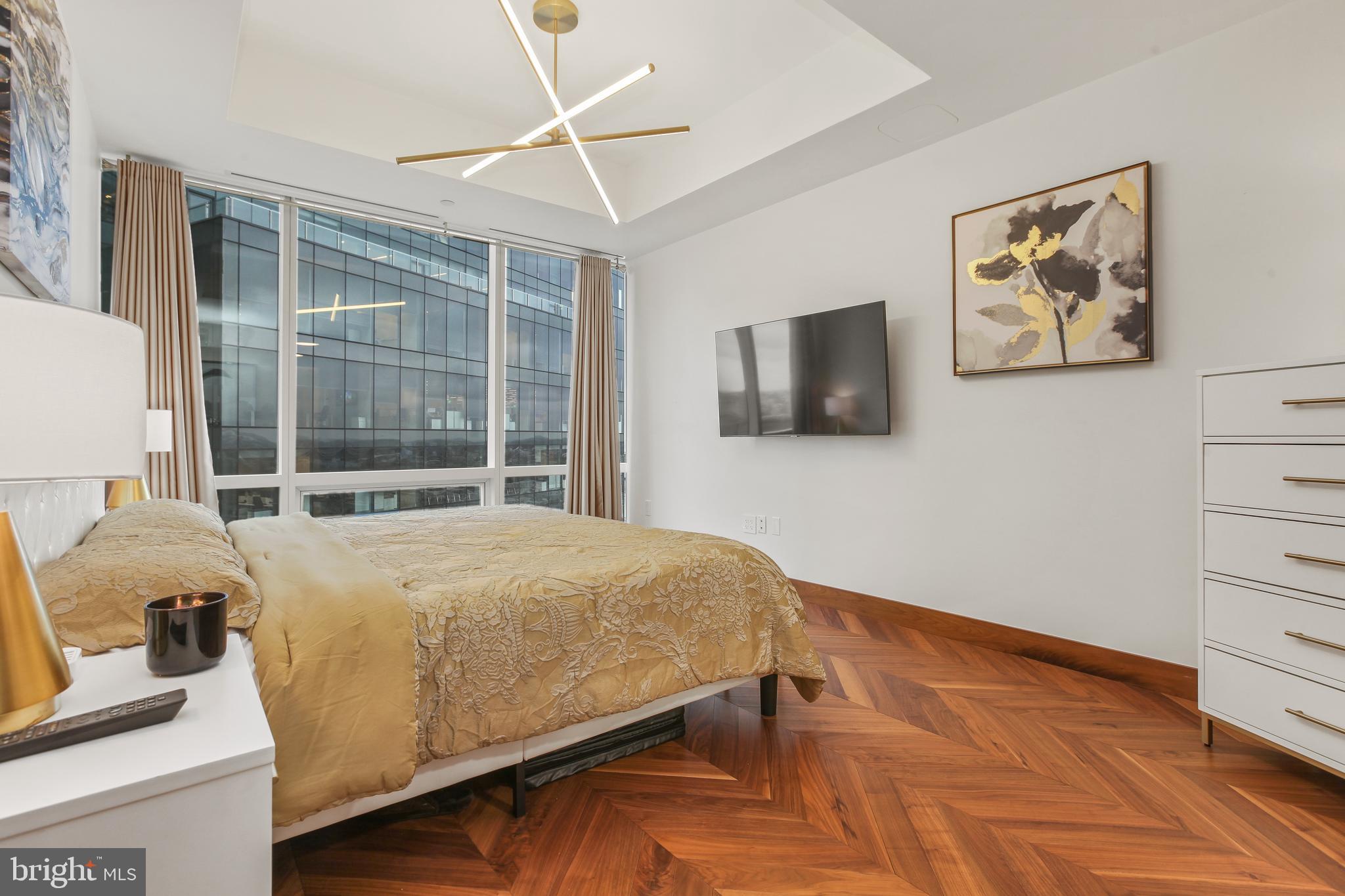 FOUR SEASONS PRIVATE RESIDENCES - Residential Lease