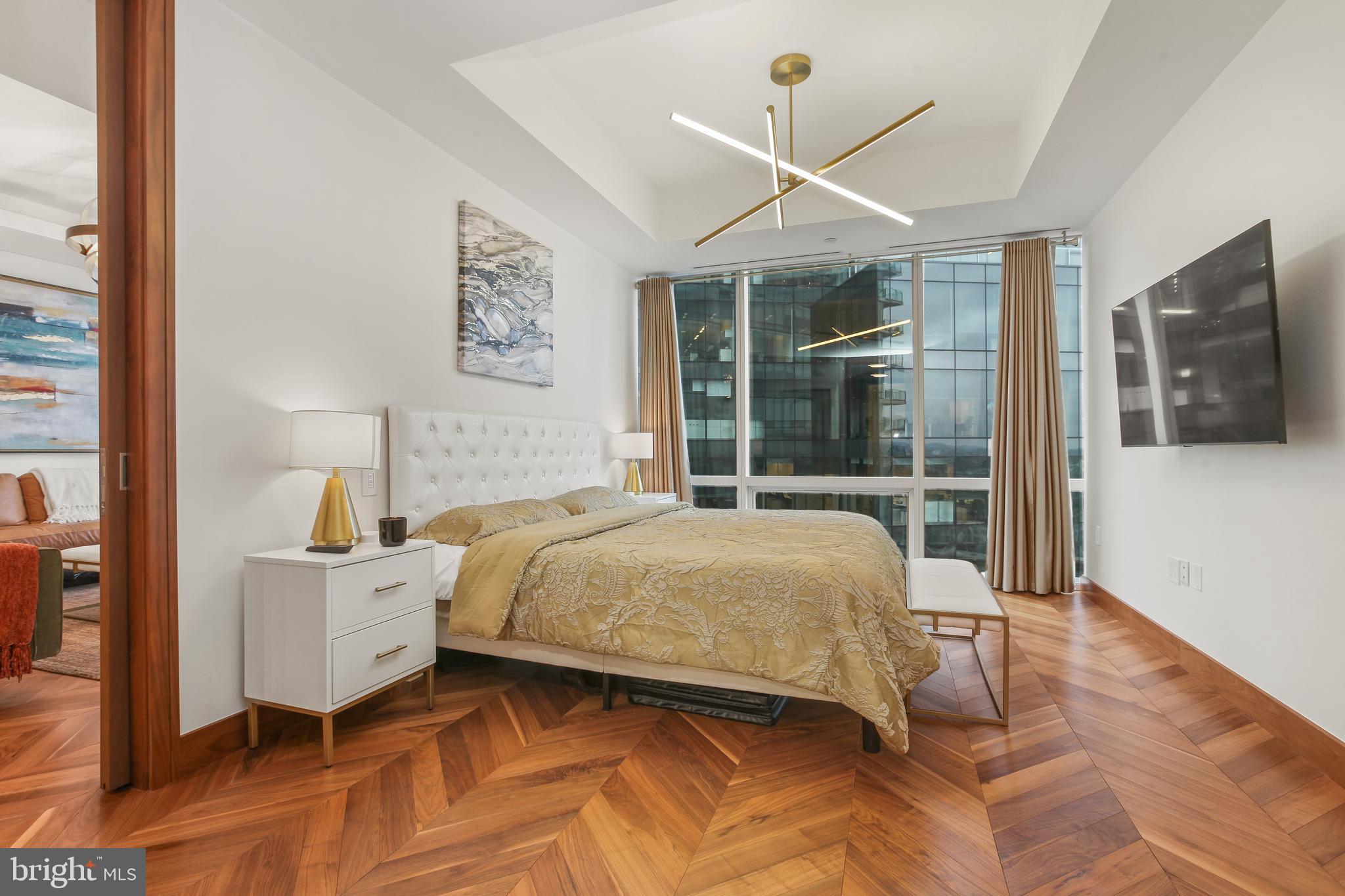FOUR SEASONS PRIVATE RESIDENCES - Residential Lease