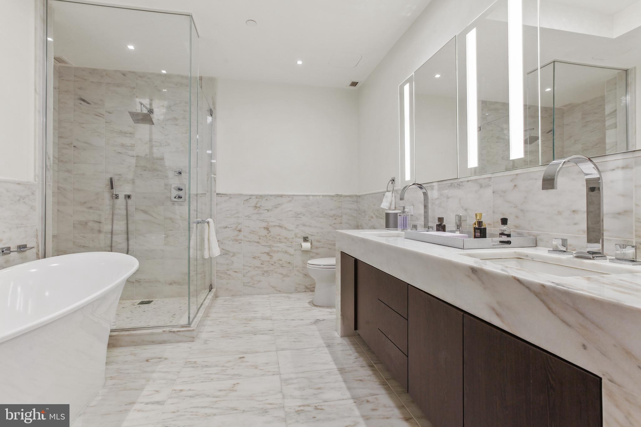FOUR SEASONS PRIVATE RESIDENCES - Residential Lease