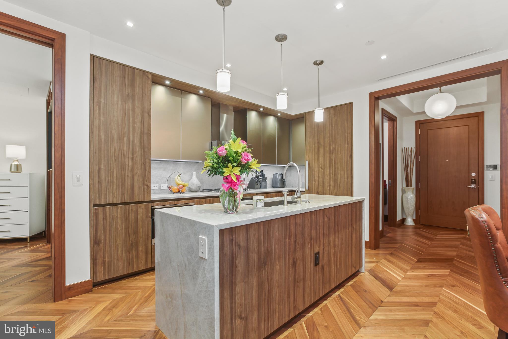 FOUR SEASONS PRIVATE RESIDENCES - Residential Lease