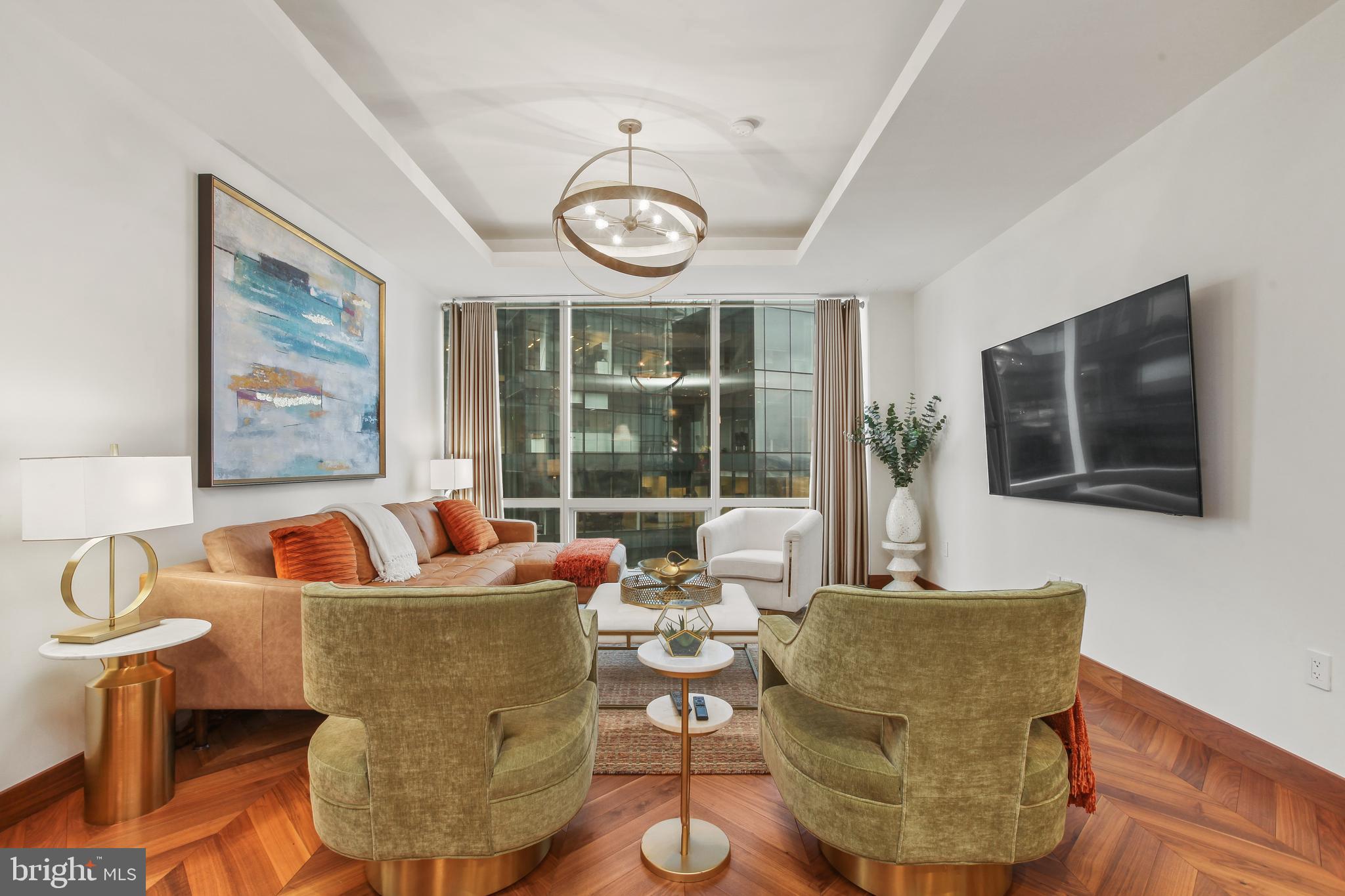 FOUR SEASONS PRIVATE RESIDENCES - Residential Lease
