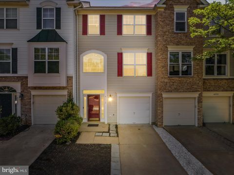 43735 SCARLET SQUARE CHANTILLY VA 20152