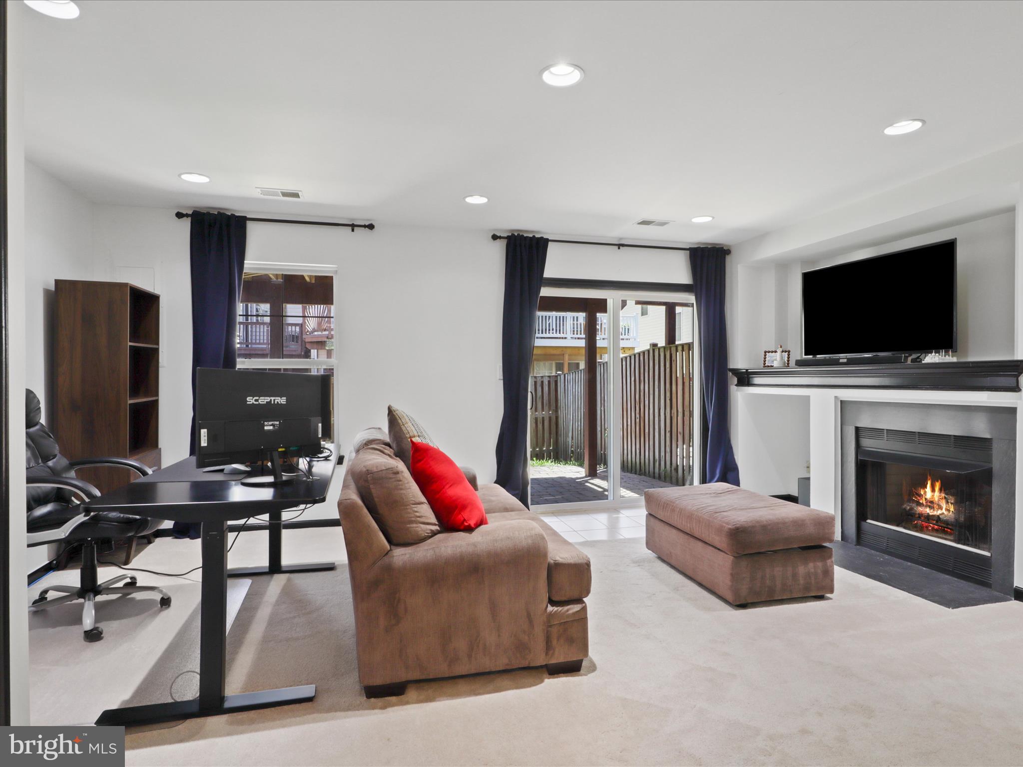 SOUTH RIDING - Residential