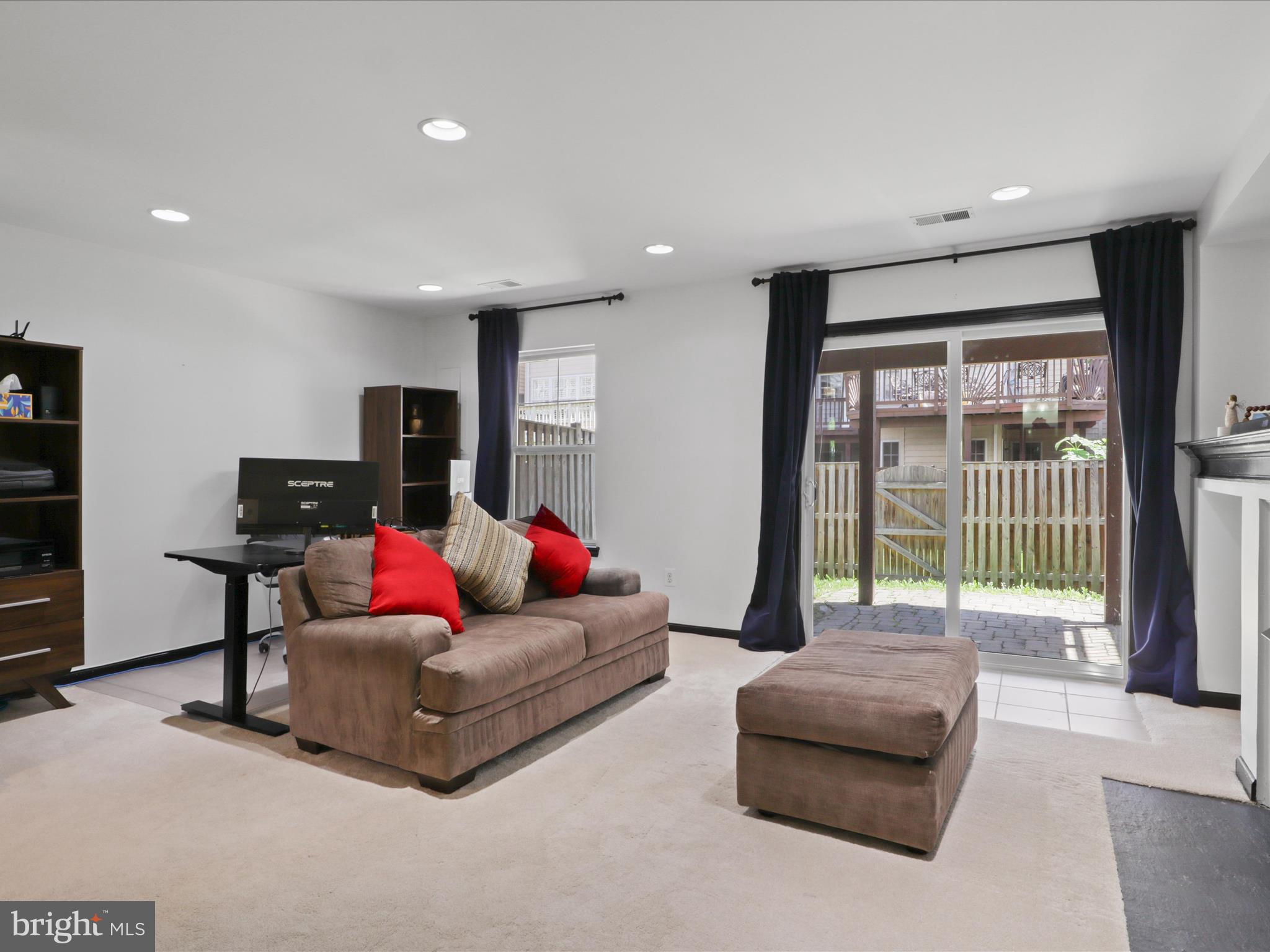 SOUTH RIDING - Residential