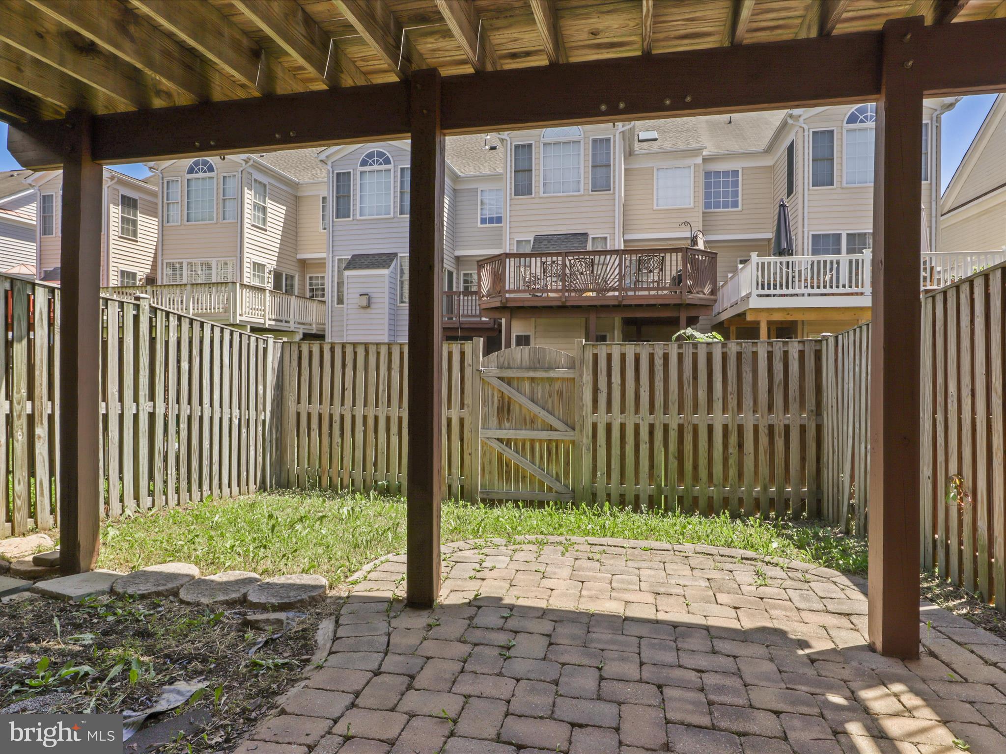 SOUTH RIDING - Residential