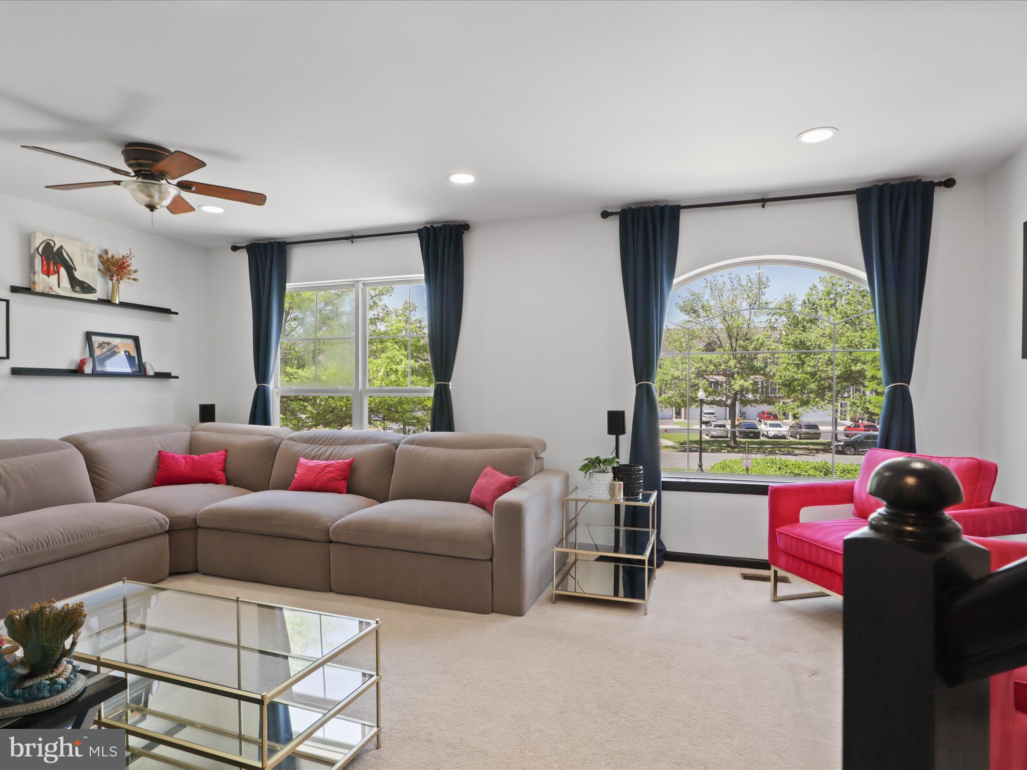 SOUTH RIDING - Residential