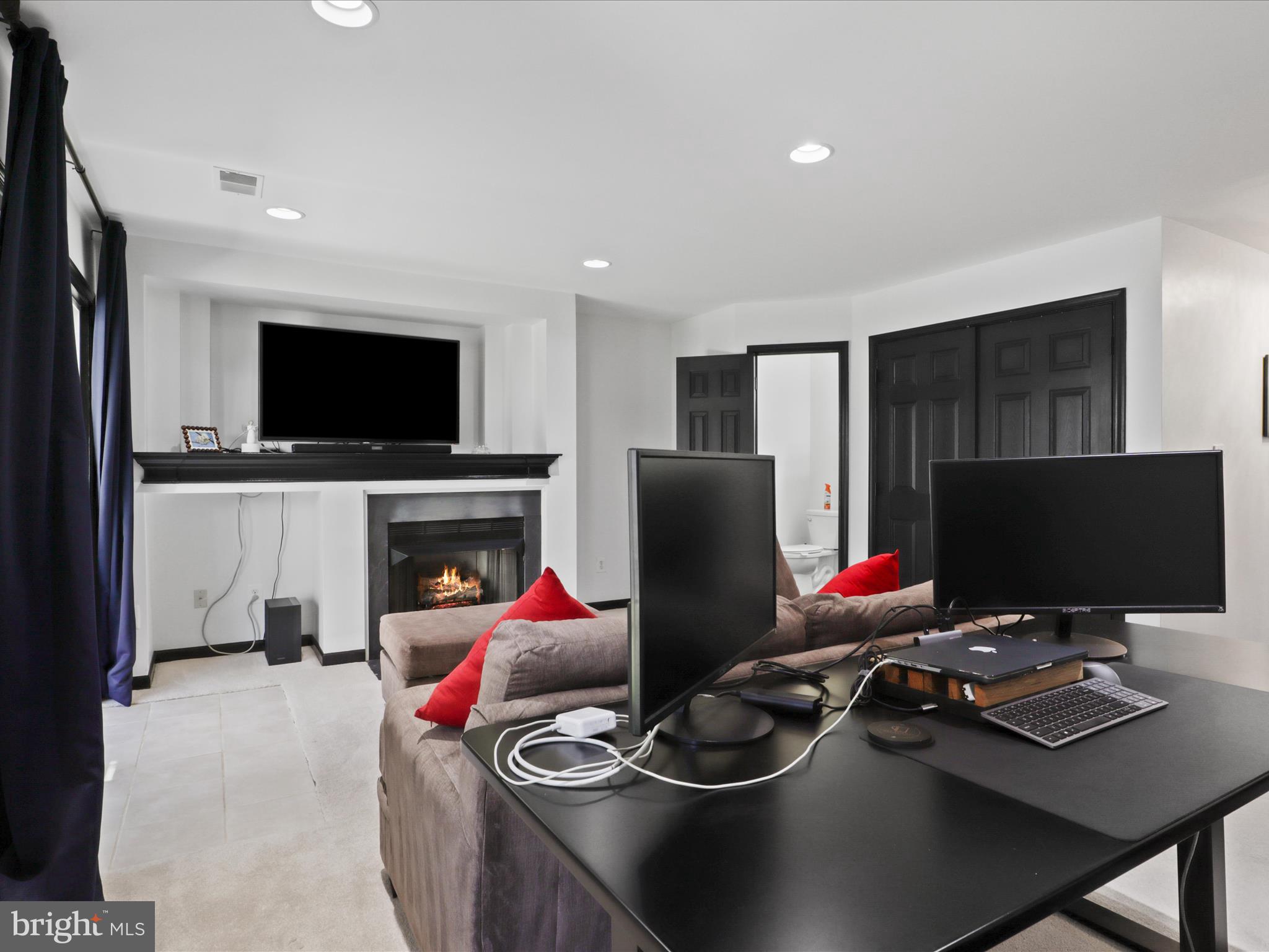 SOUTH RIDING - Residential