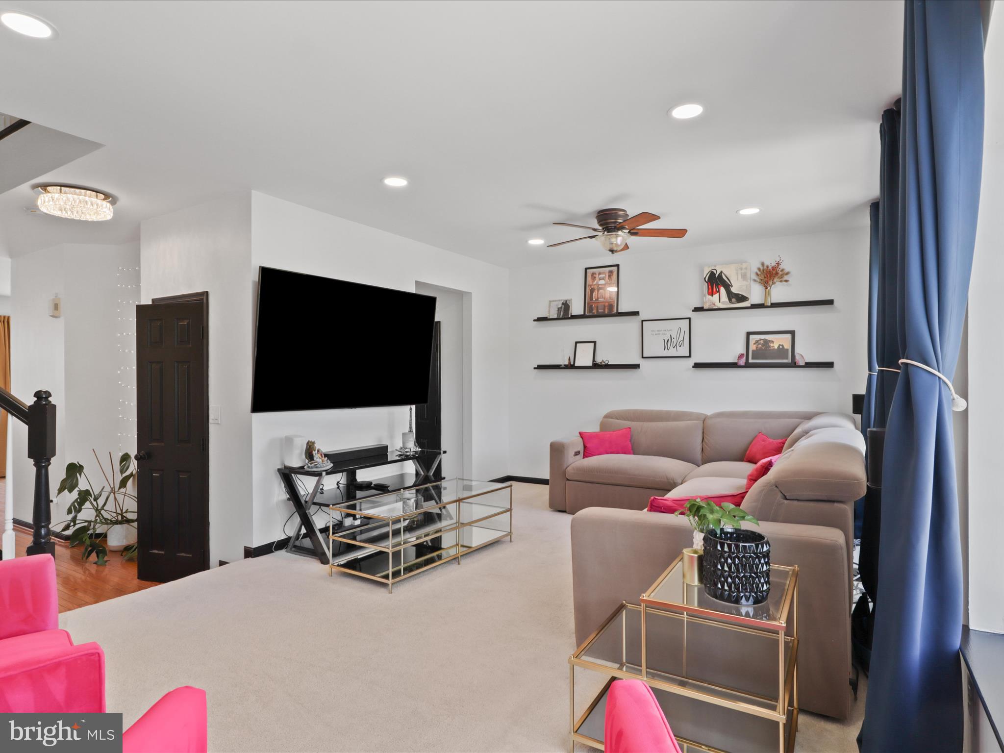 SOUTH RIDING - Residential