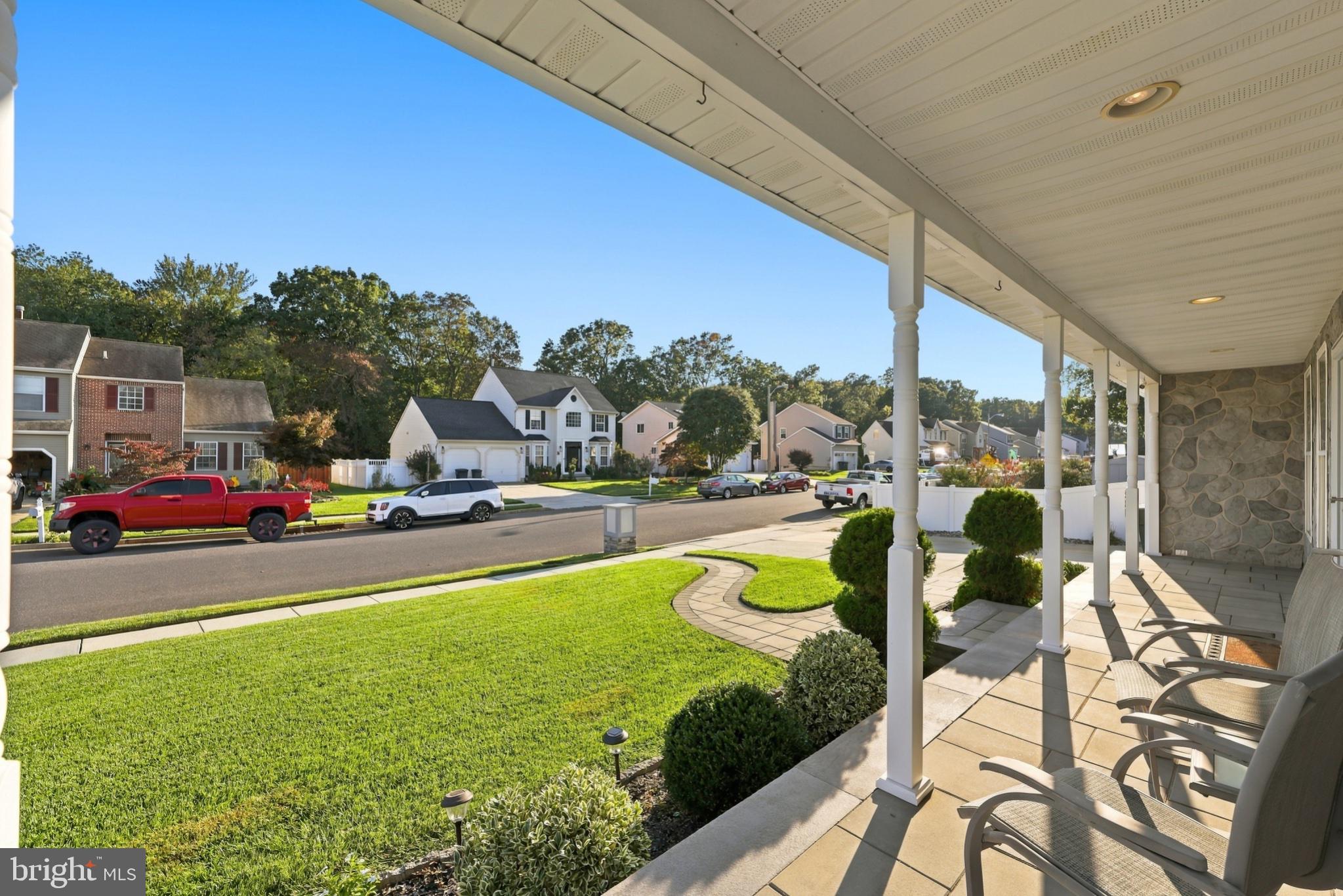 281 DUNDEE DRIVE