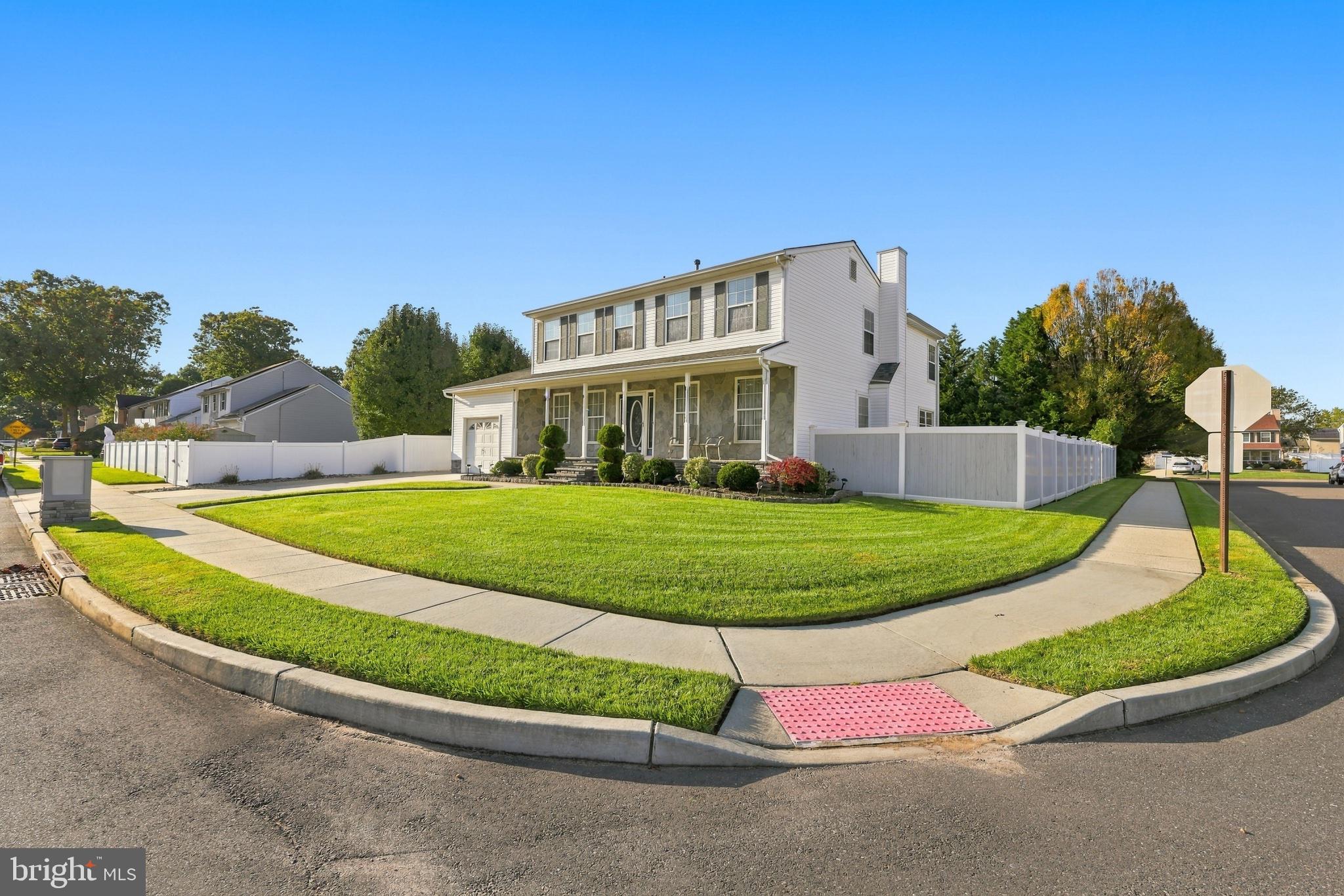 281 DUNDEE DRIVE