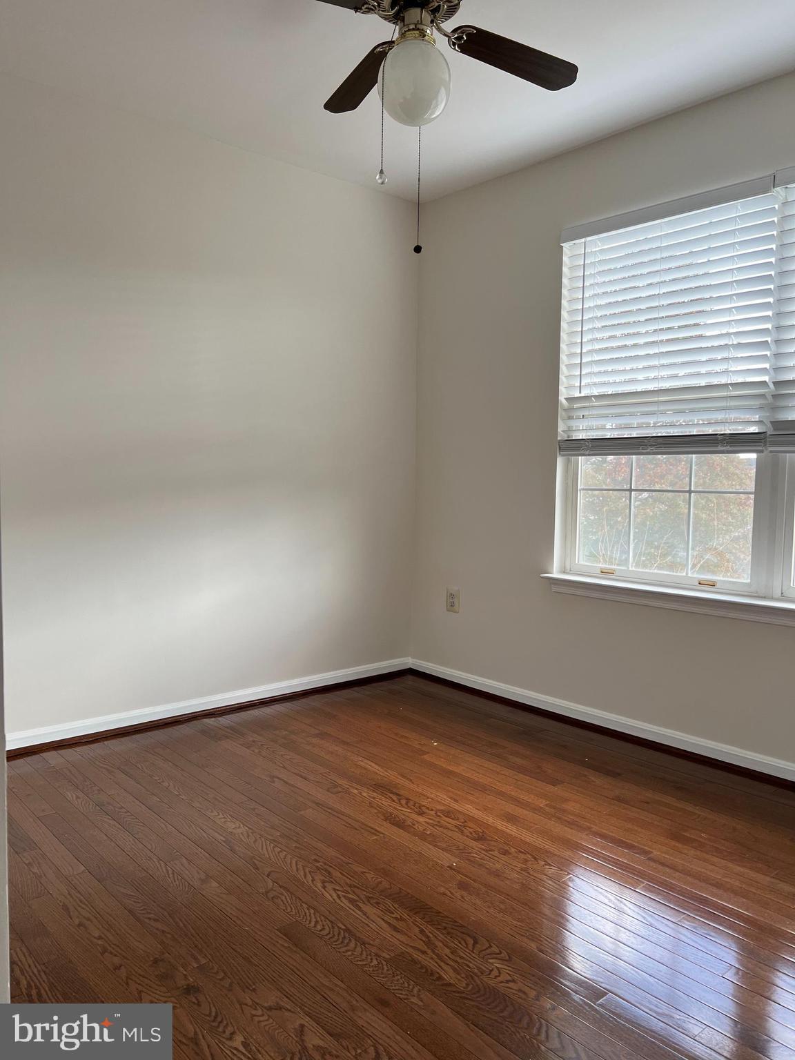 ASHBURN FARM - Residential Lease