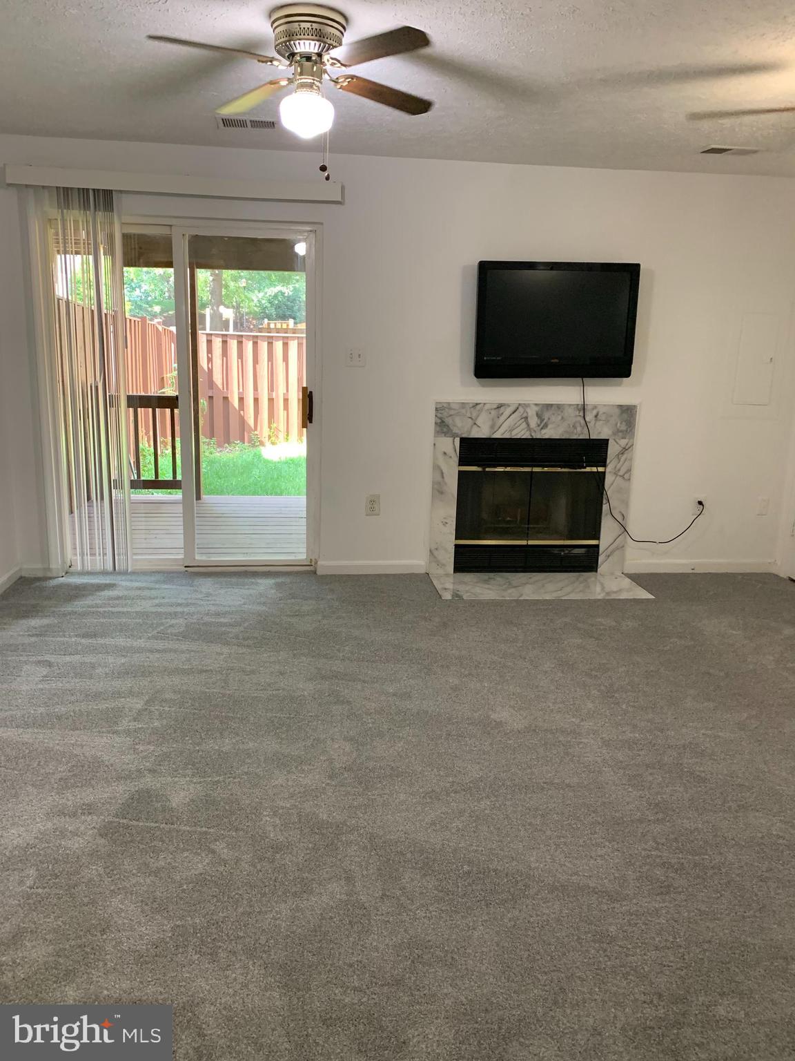 ASHBURN FARM - Residential Lease