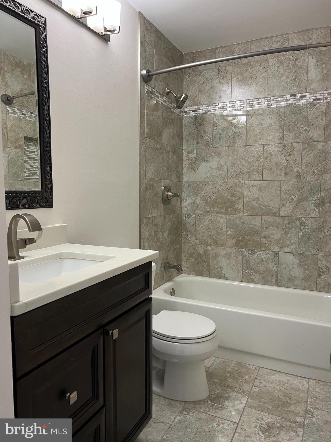 ASHBURN FARM - Residential Lease