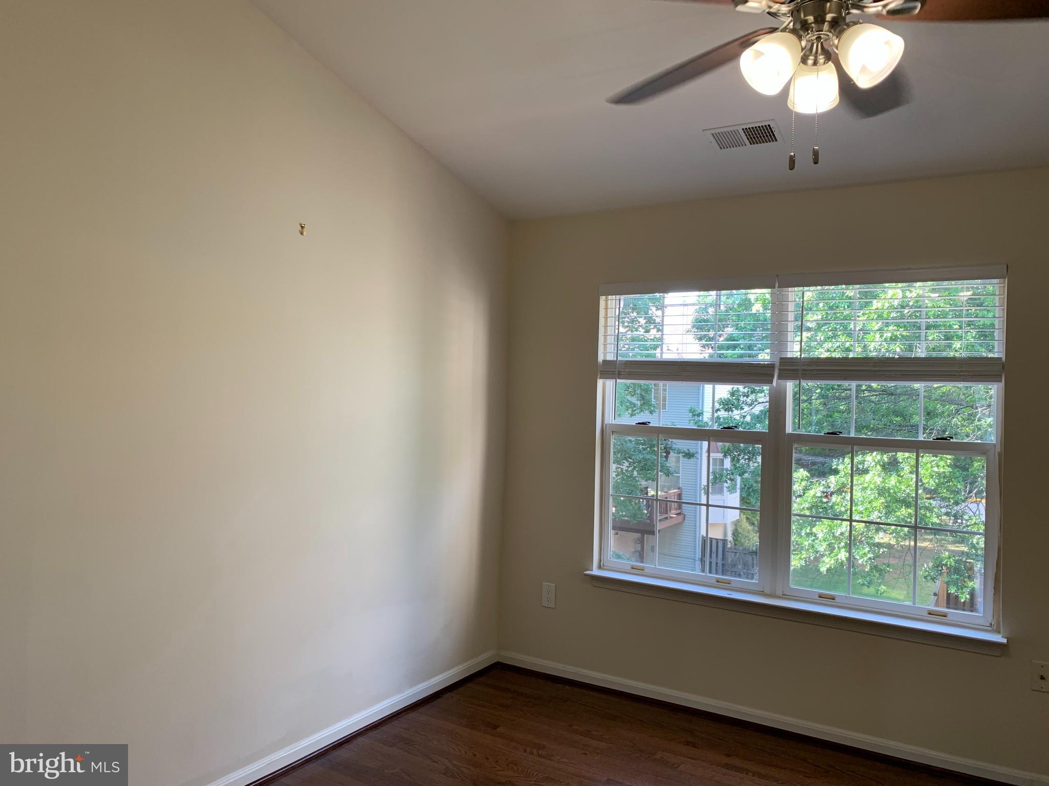 ASHBURN FARM - Residential Lease