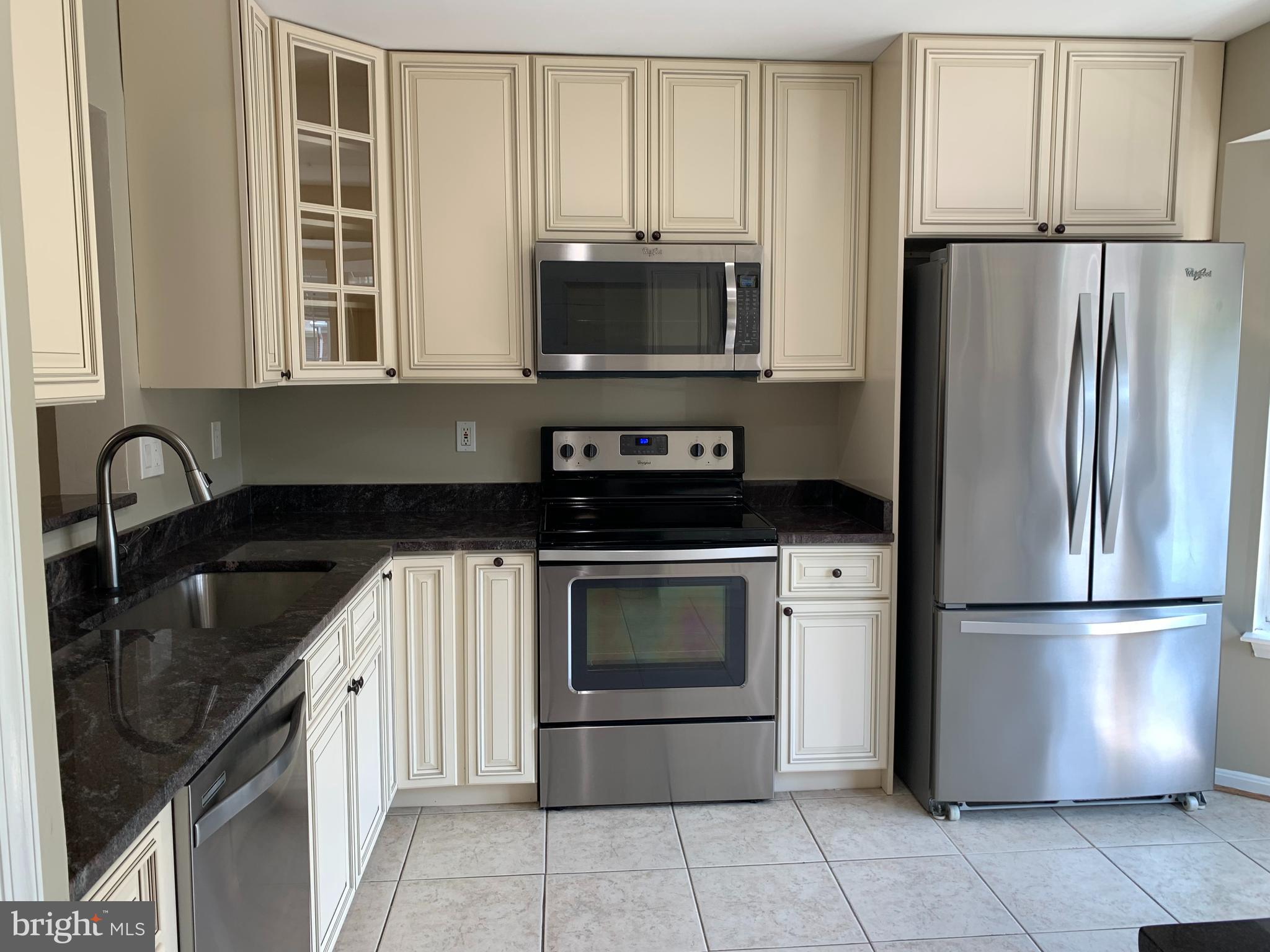 ASHBURN FARM - Residential Lease