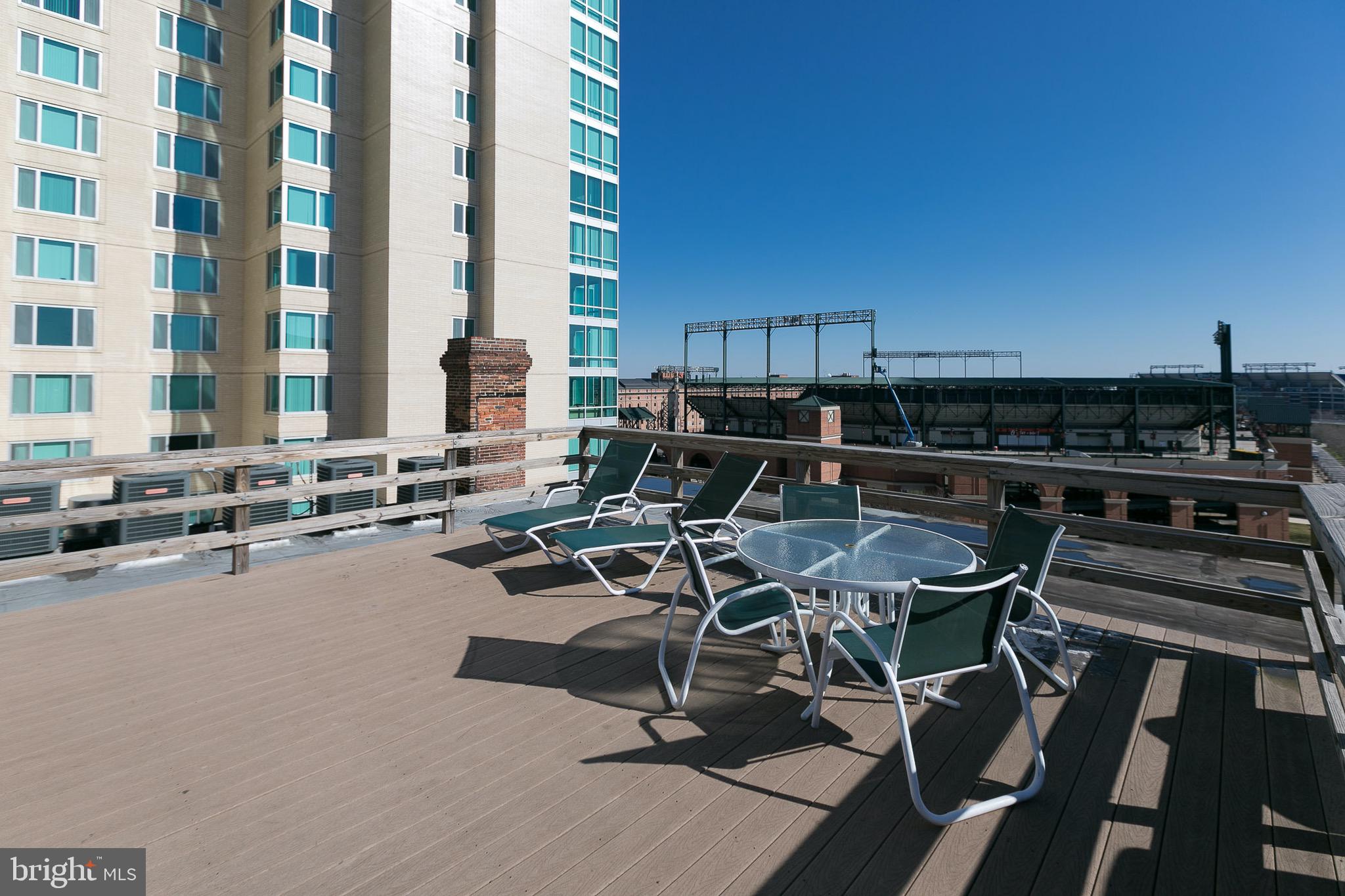 DOWNTOWN - Residential Lease