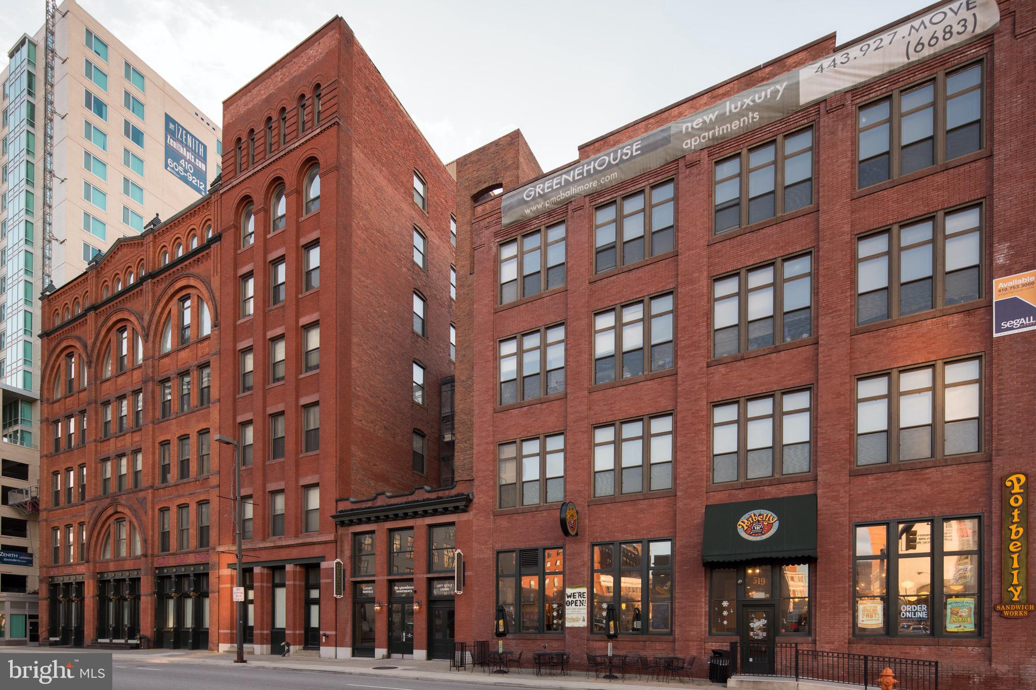 DOWNTOWN - Residential Lease