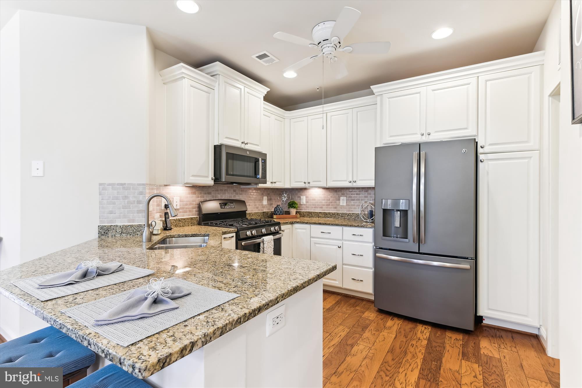 TWO RIVERS - Residential